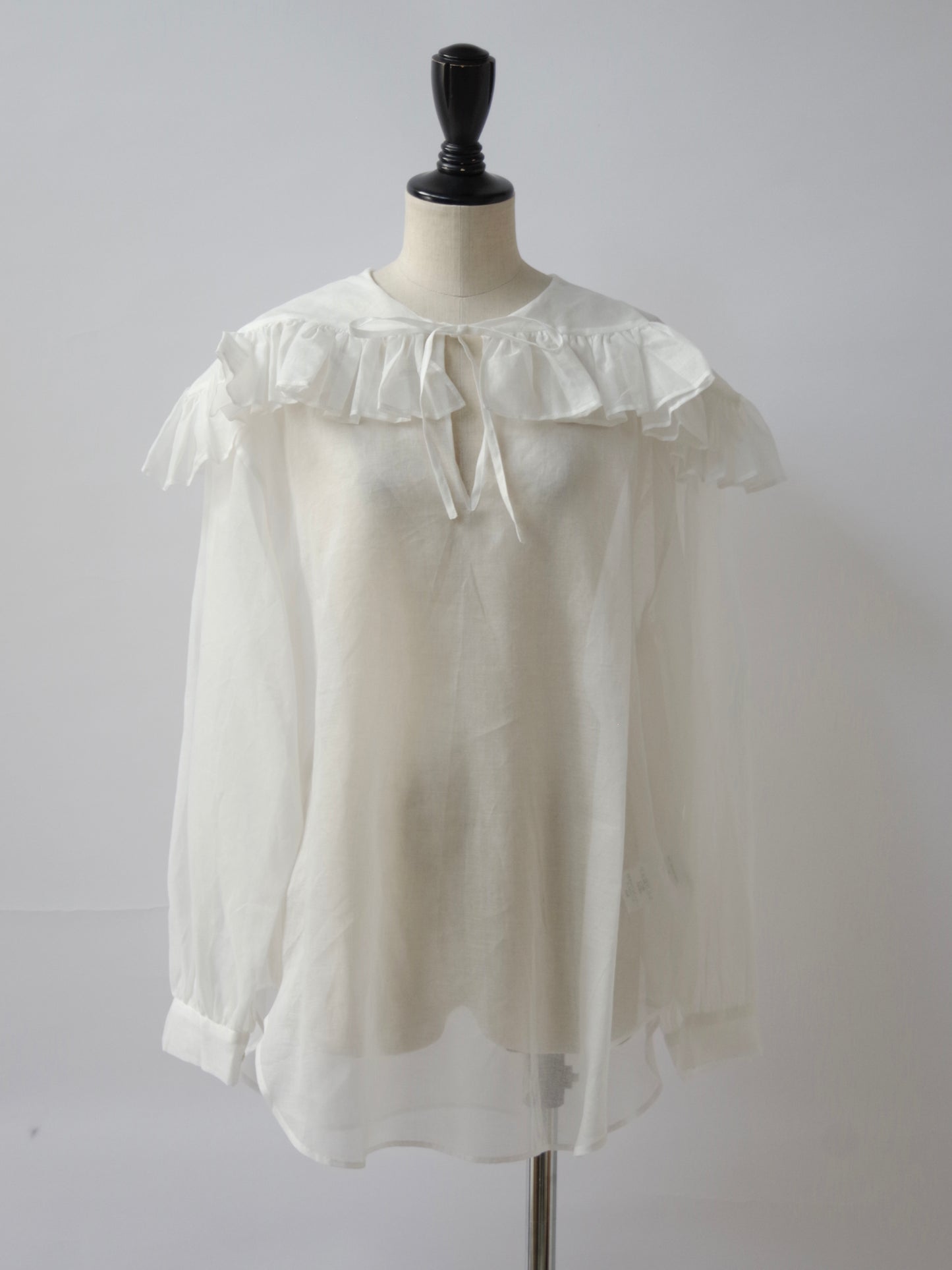 fril collar blouse | Heriter