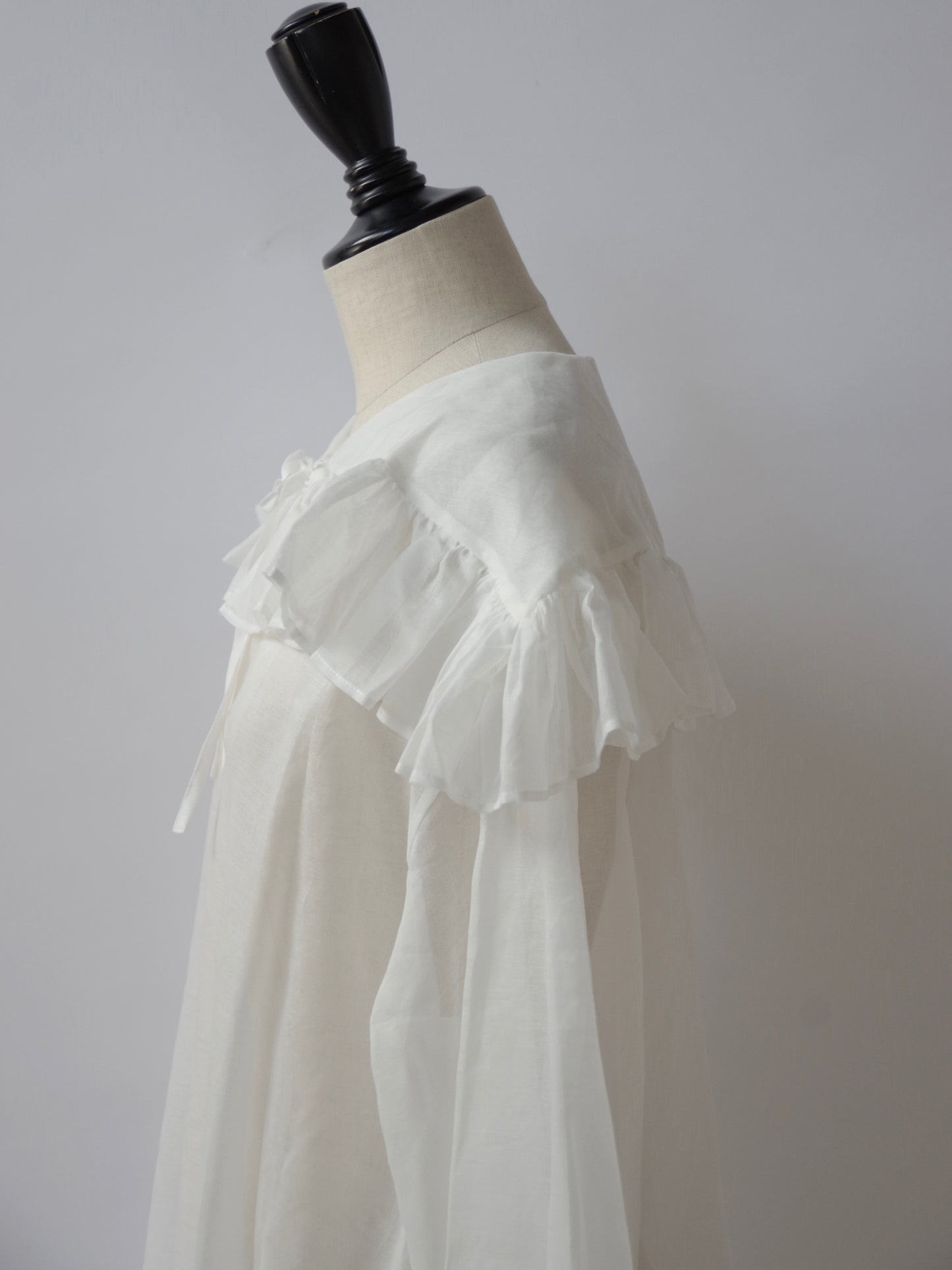 fril collar blouse | Heriter