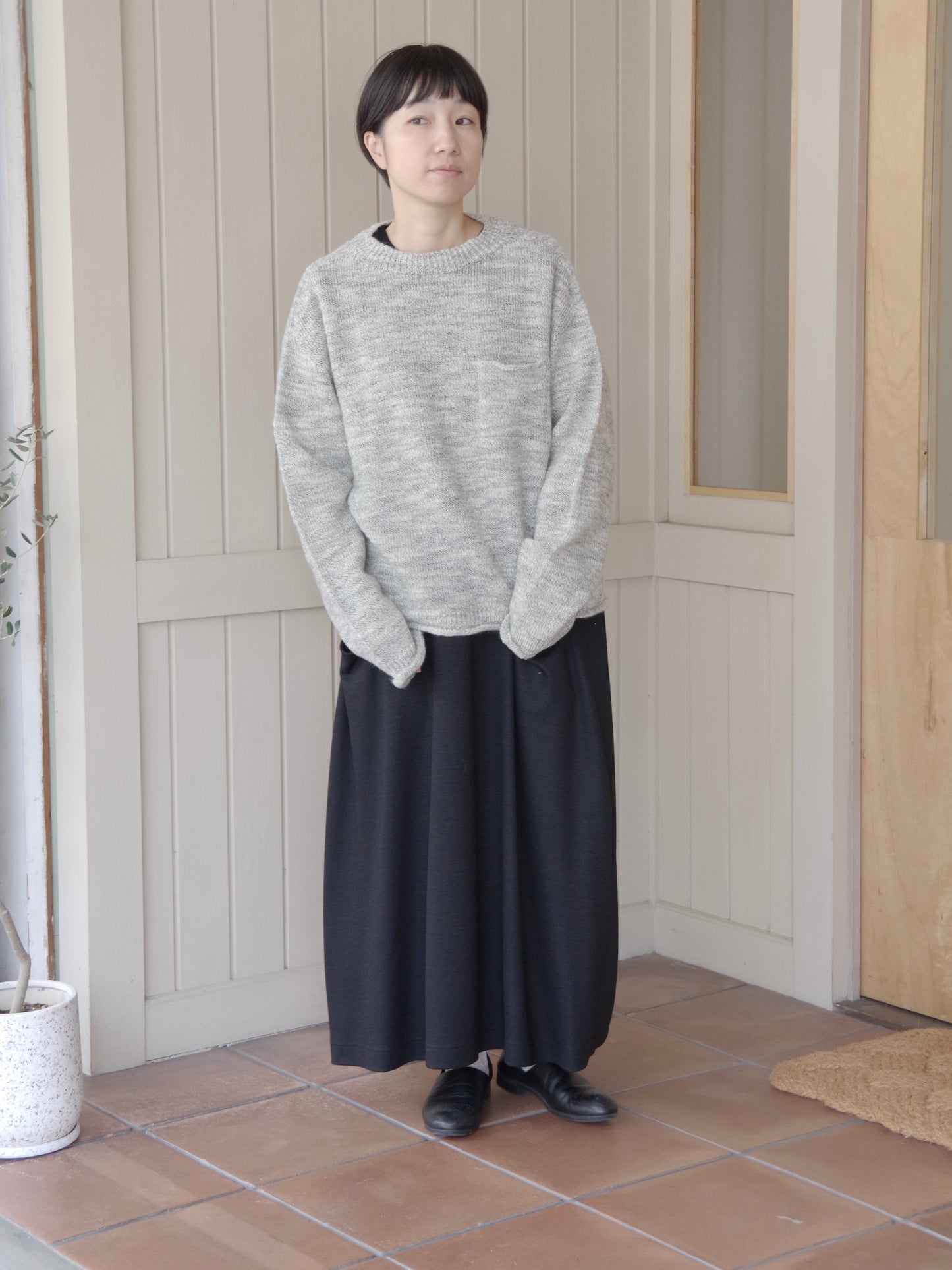 ランダムスラブウール 5Gホールガーメントシンプルポケットプルオーバー | Hands of creation