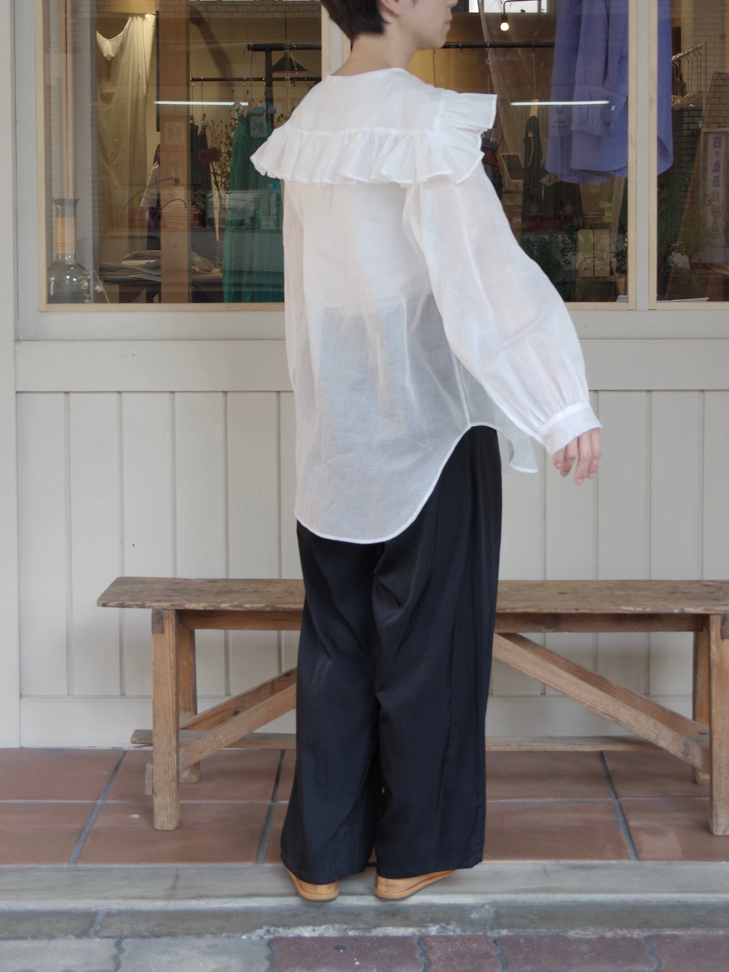 fril collar blouse | Heriter