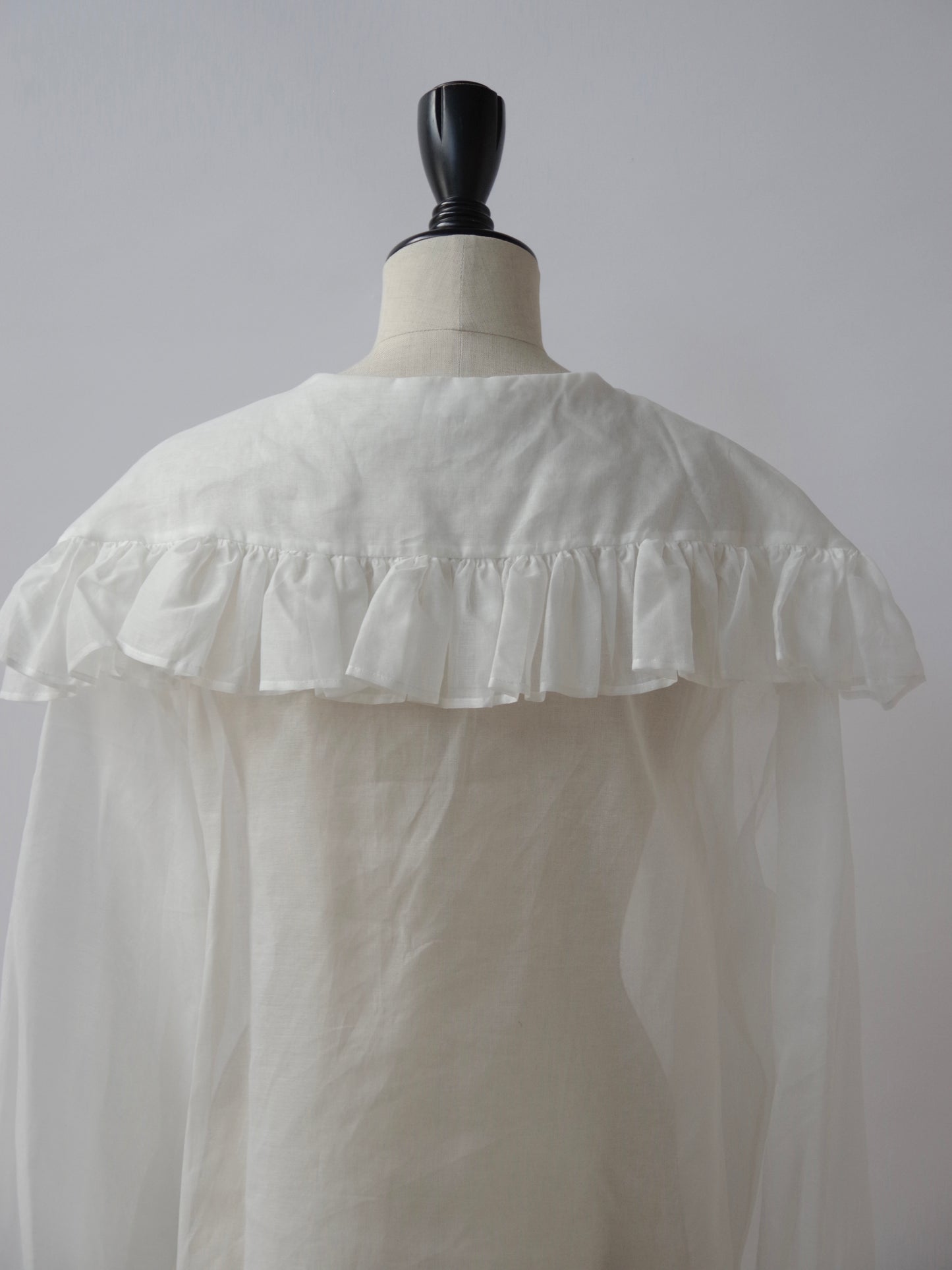 fril collar blouse | Heriter