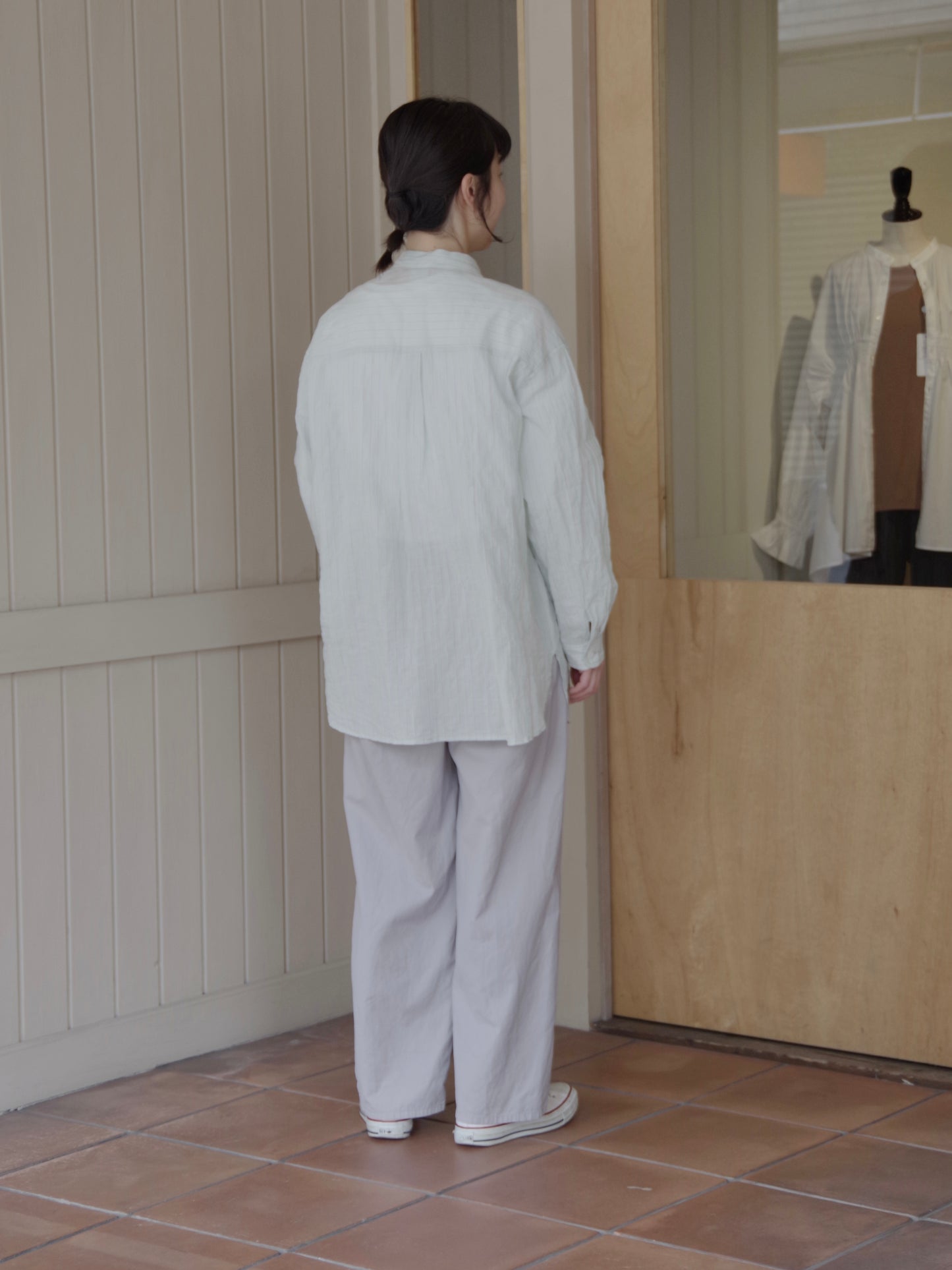 shirring stripe バンドカラーシャツ (2 color) | bulle de savon