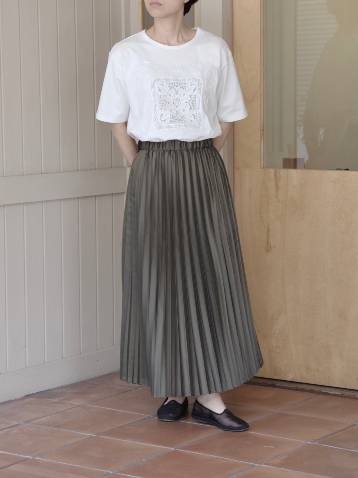 Polyester twill half way accordion pleated skir | itochi