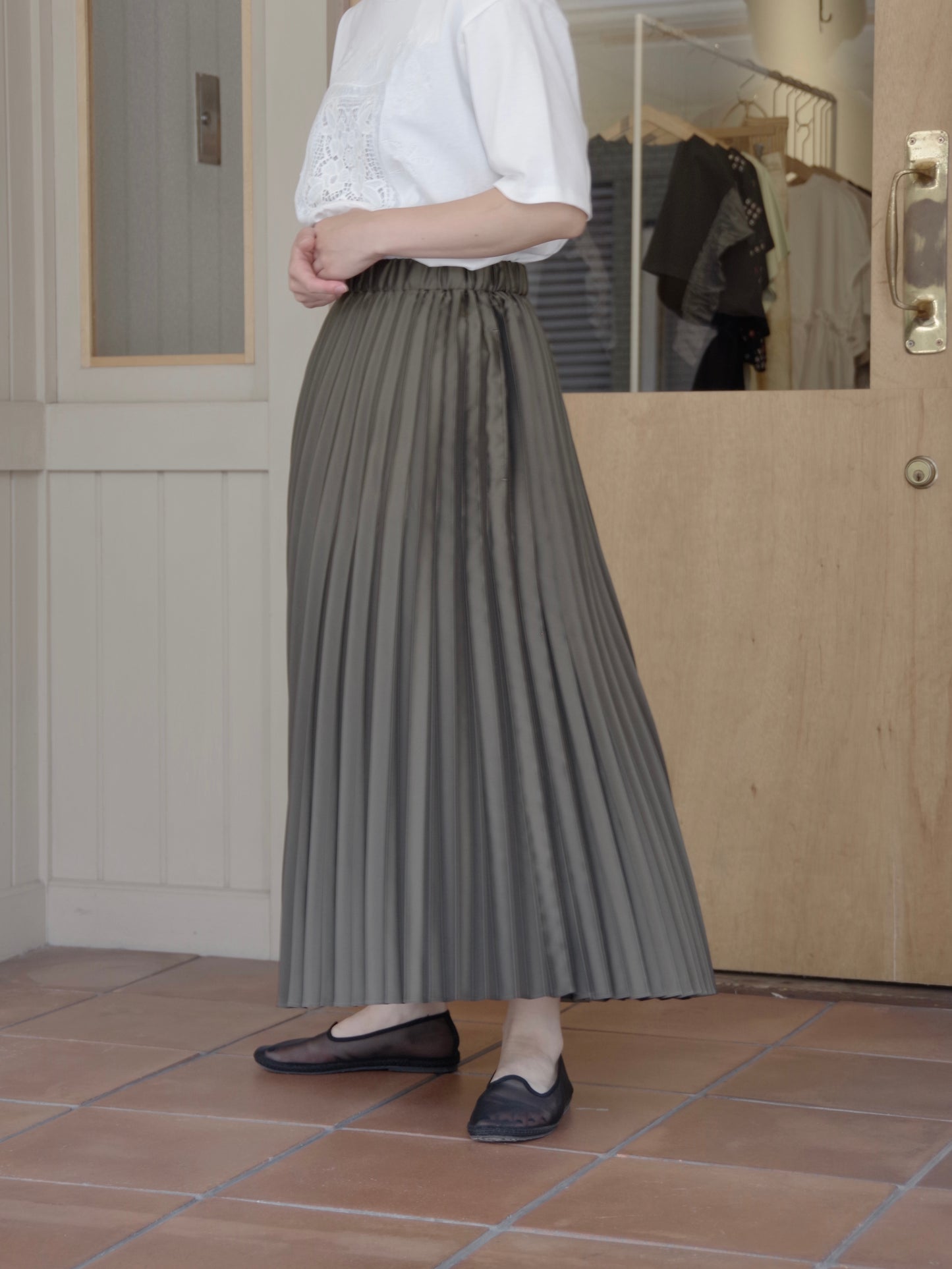 Polyester twill half way accordion pleated skir | itochi