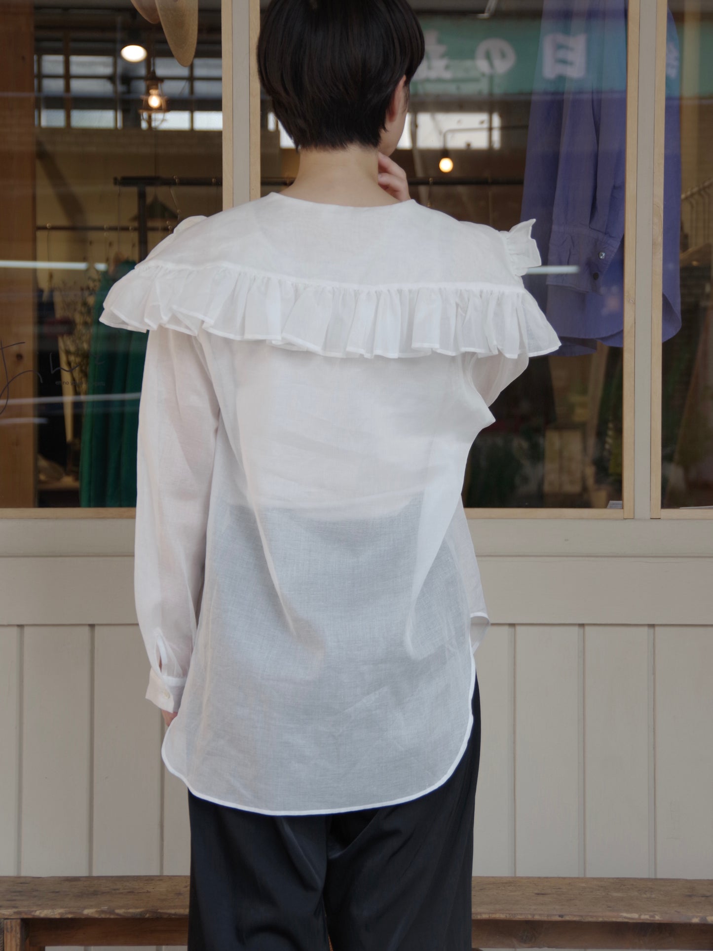 fril collar blouse | Heriter