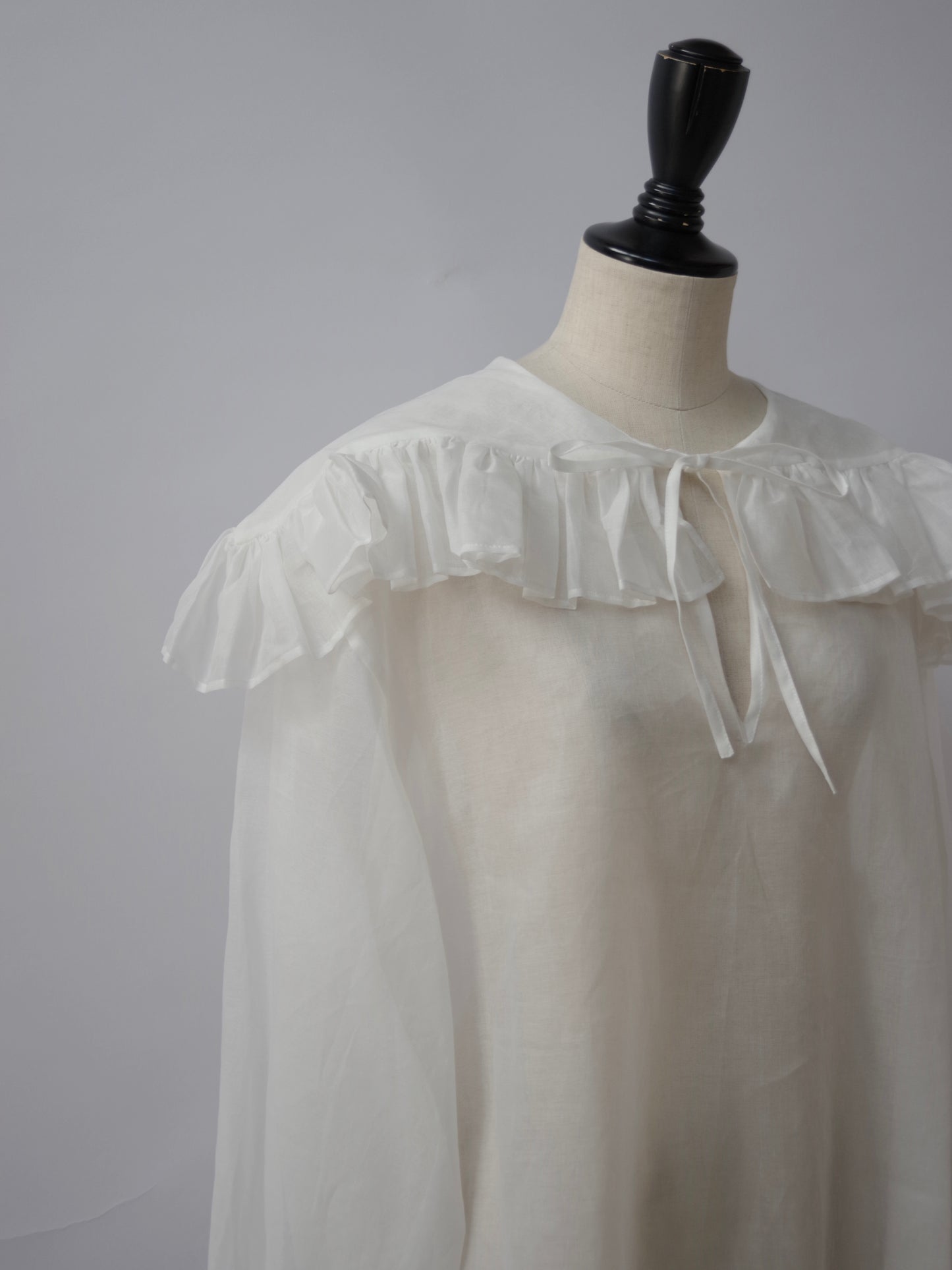 fril collar blouse | Heriter
