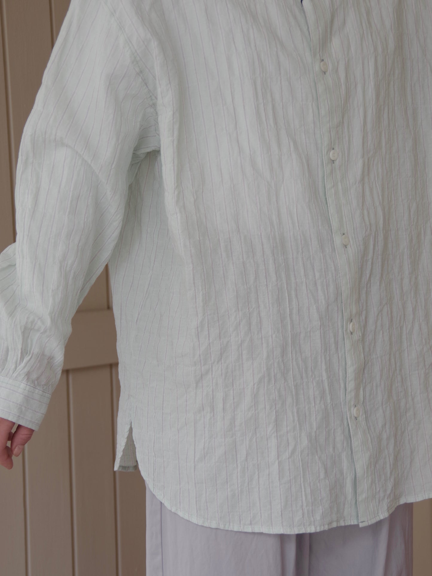 shirring stripe バンドカラーシャツ (2 color) | bulle de savon