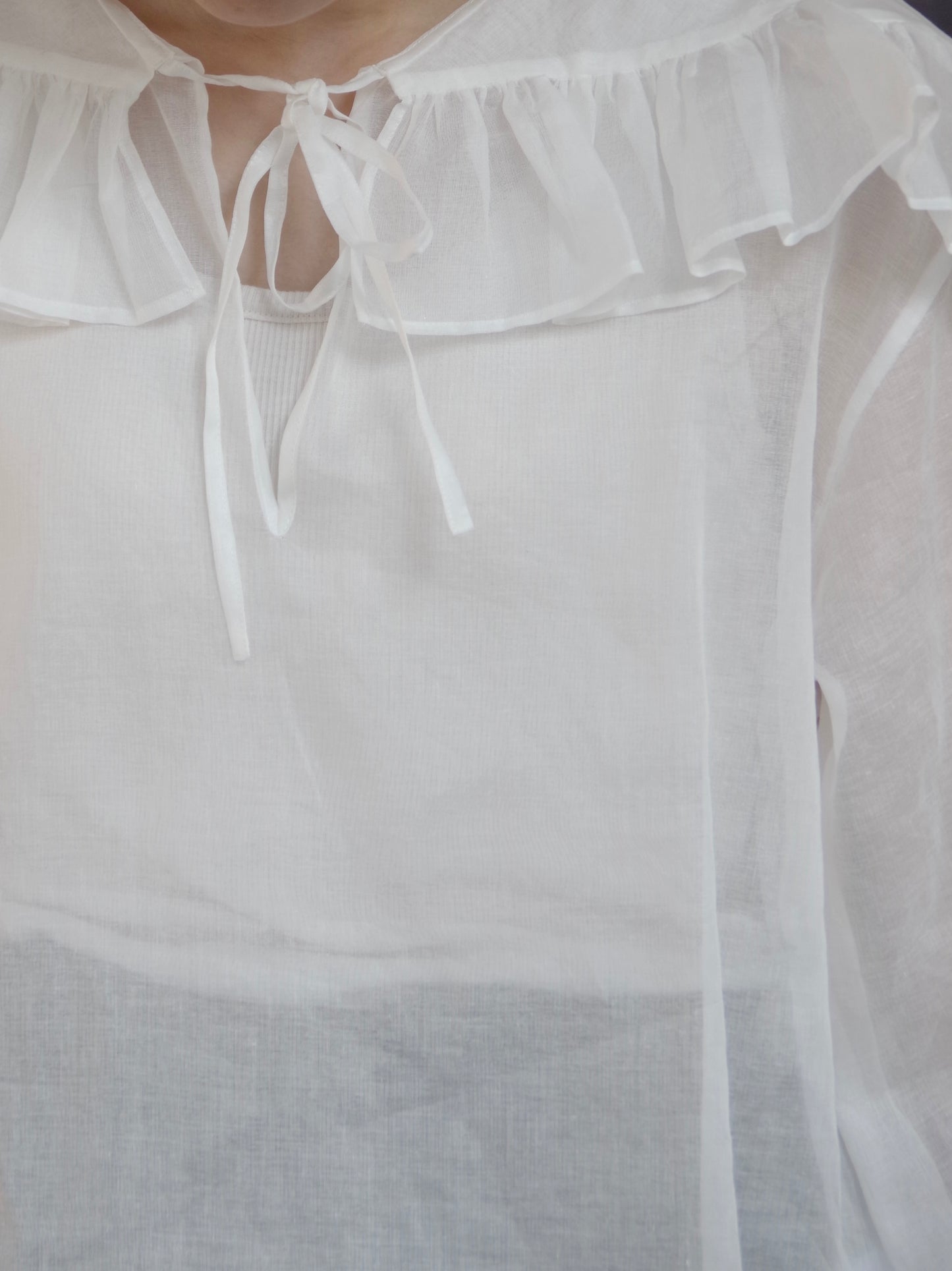 fril collar blouse | Heriter