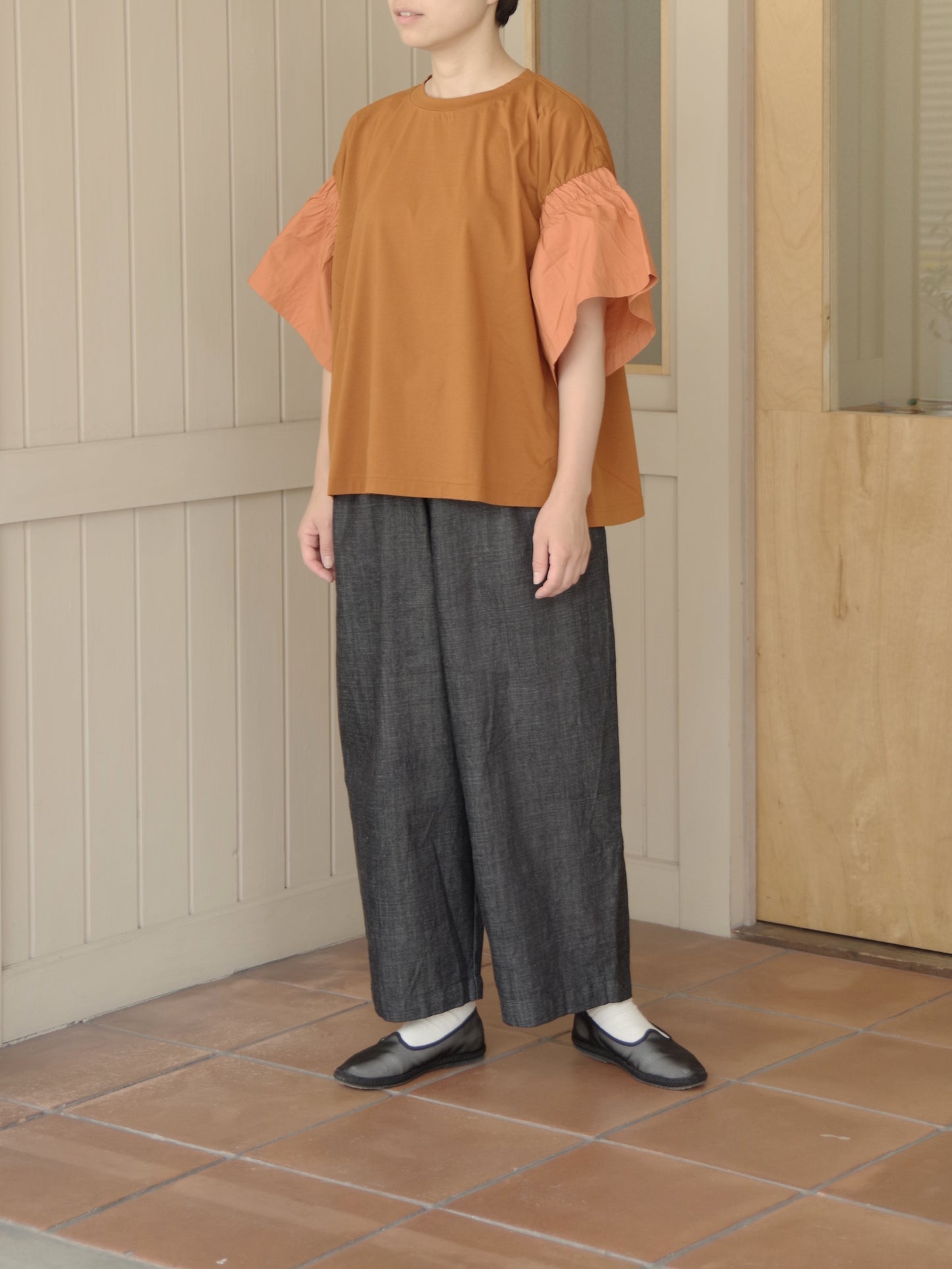 バイカラーギャザースリーブTシャツ (3colors) | UNIVERSAL SEVEN