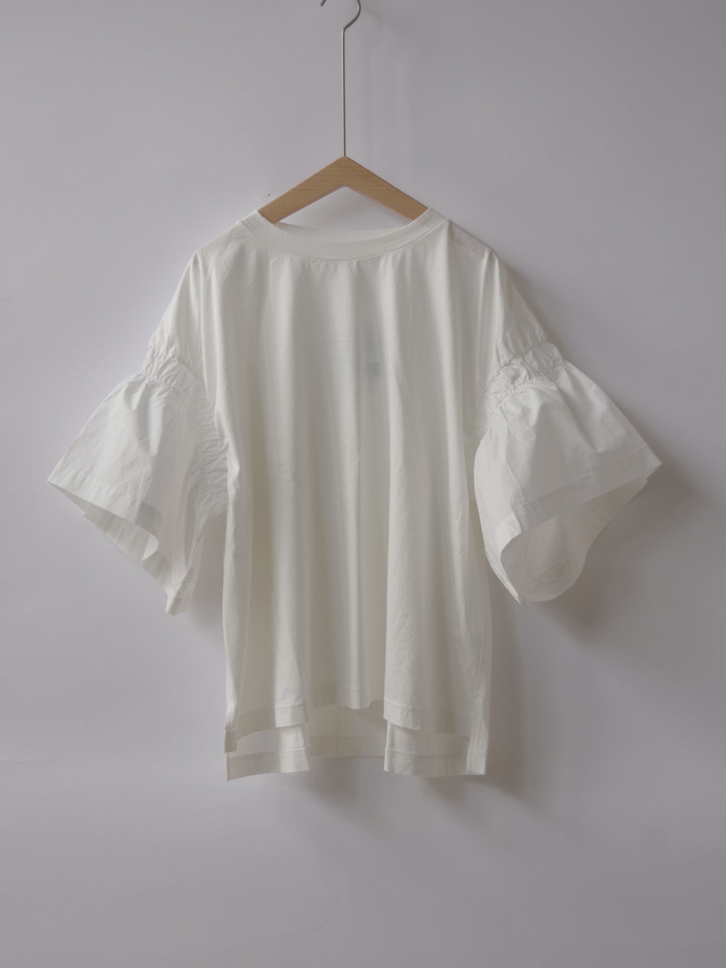 バイカラーギャザースリーブTシャツ (3colors) | UNIVERSAL SEVEN