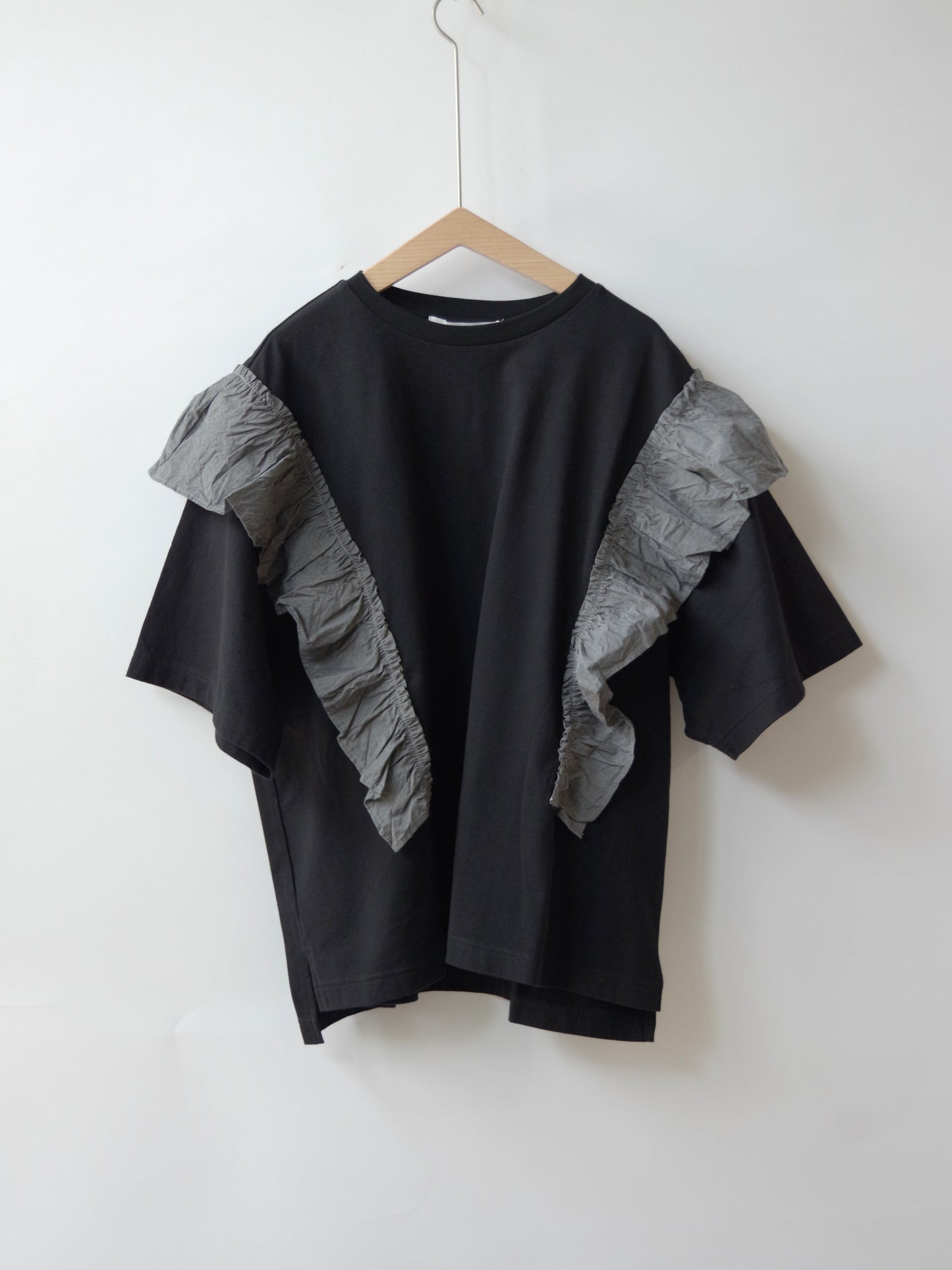 クラシック天竺 バイカラーフリルTシャツ (2color) | UNIVERSAL SEVEN