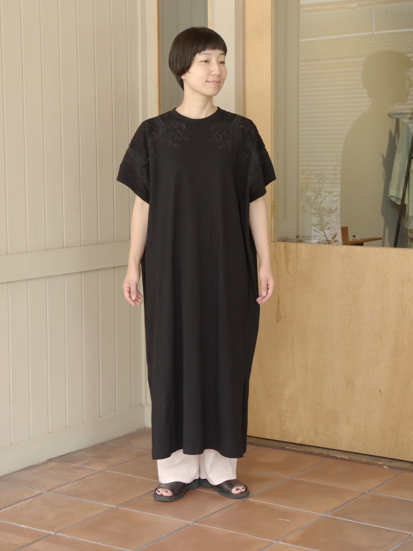 コットンレース刺繍ワンピース | yuni