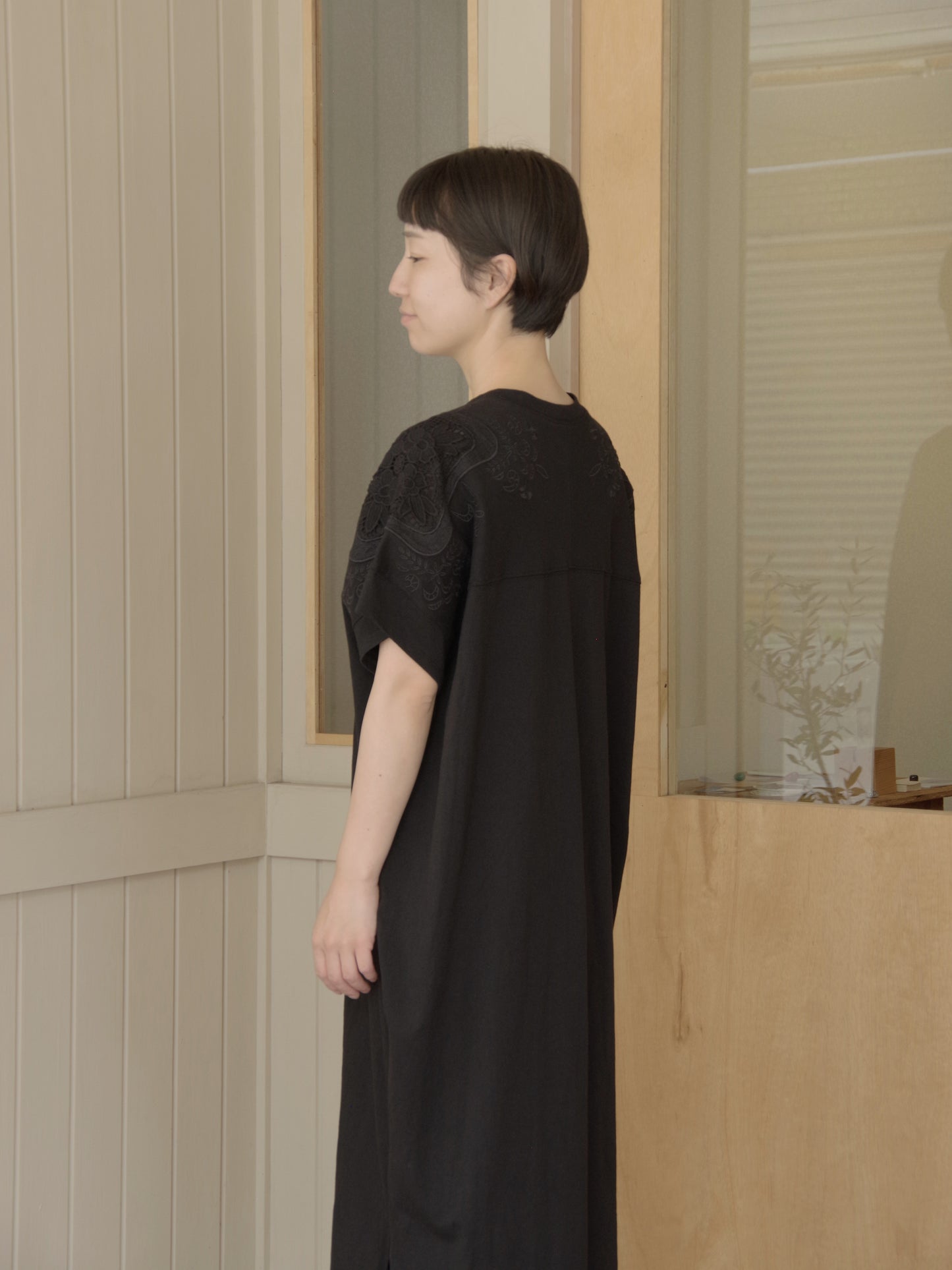 コットンレース刺繍ワンピース | yuni