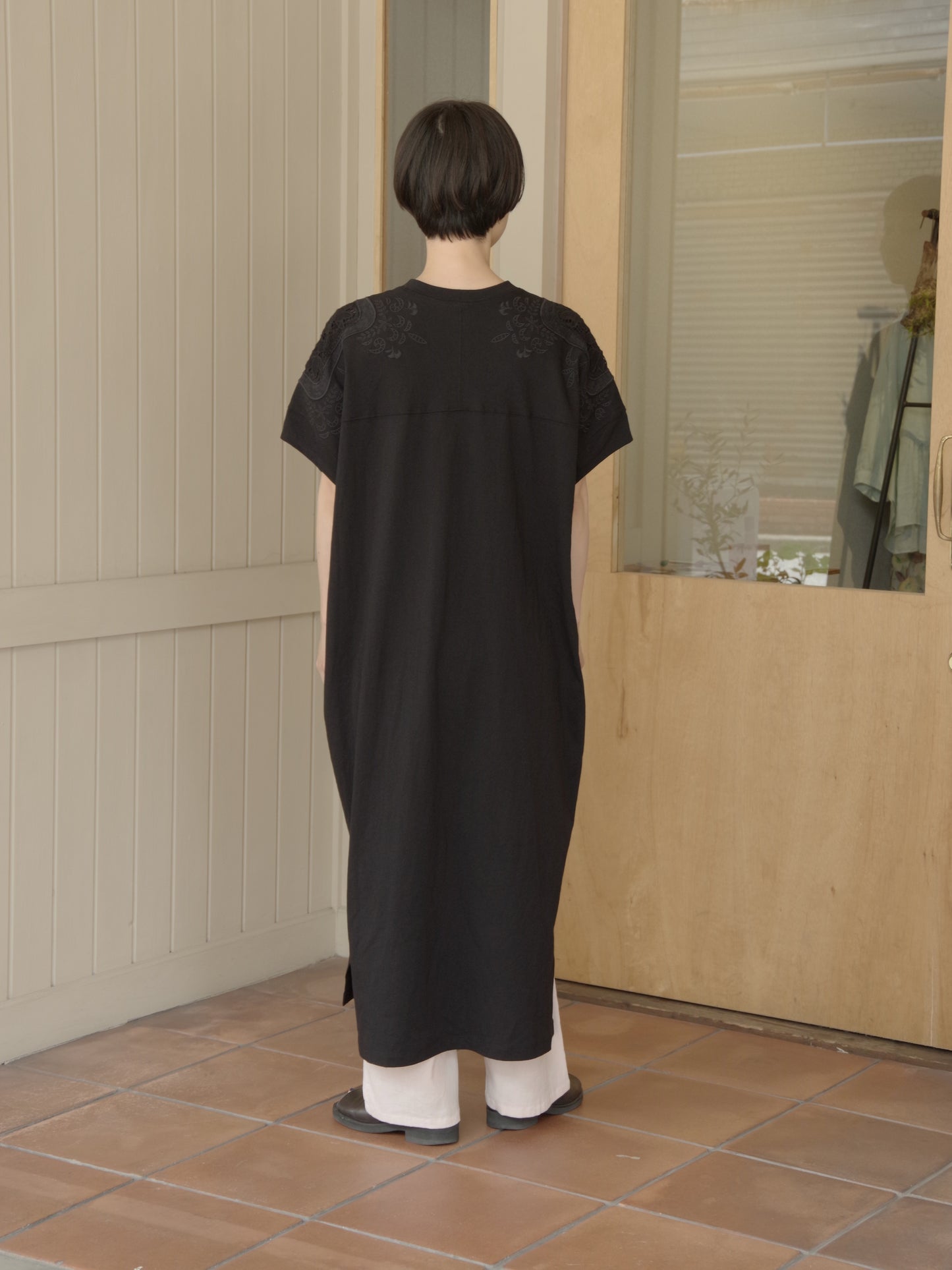 コットンレース刺繍ワンピース | yuni