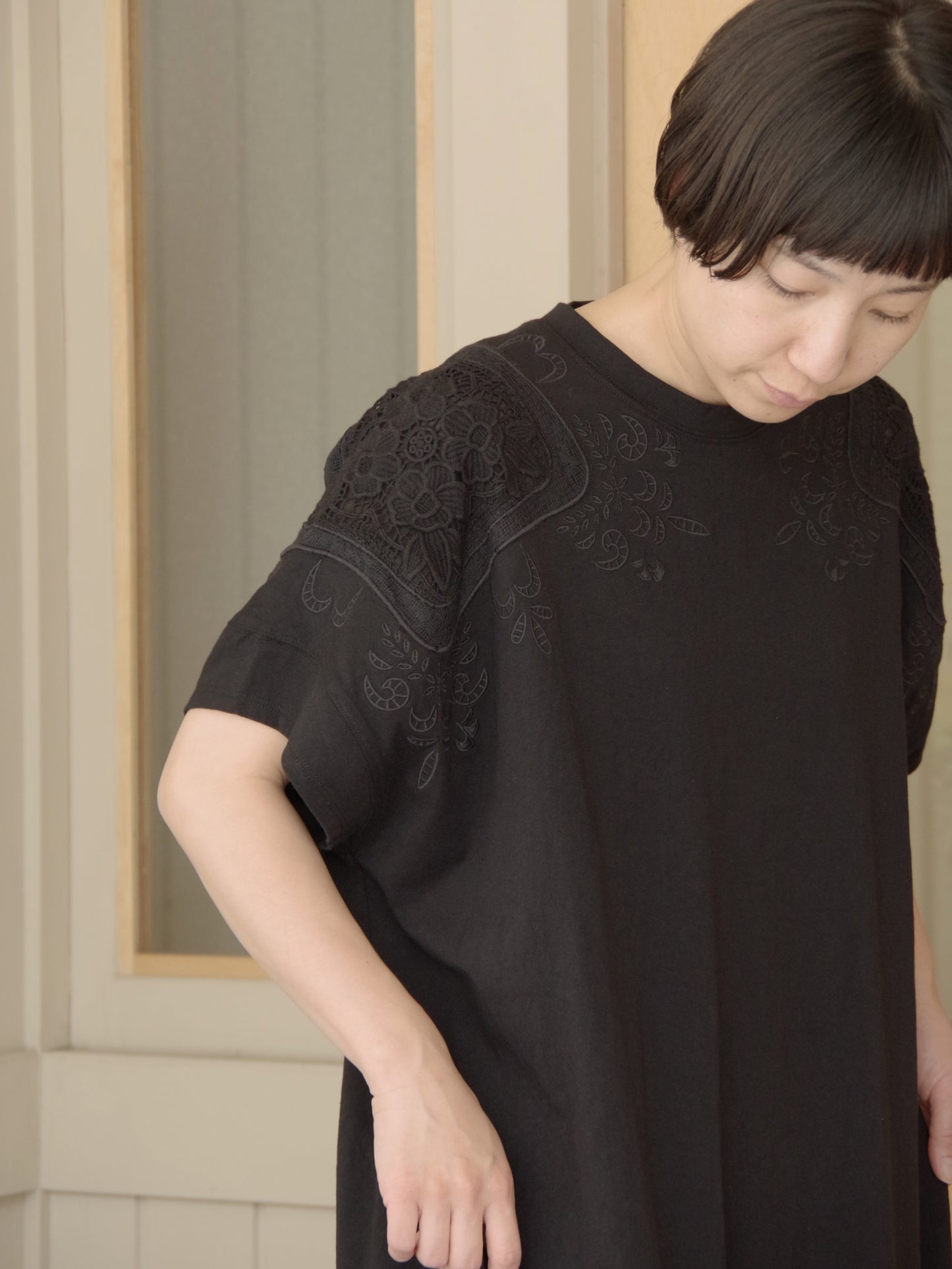 コットンレース刺繍ワンピース | yuni