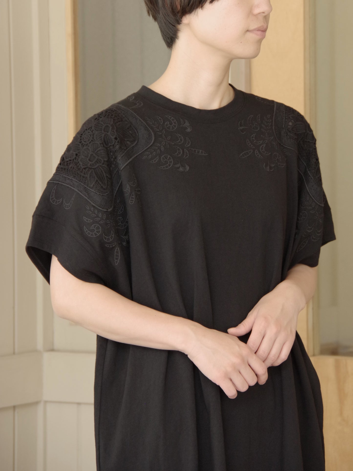 コットンレース刺繍ワンピース | yuni