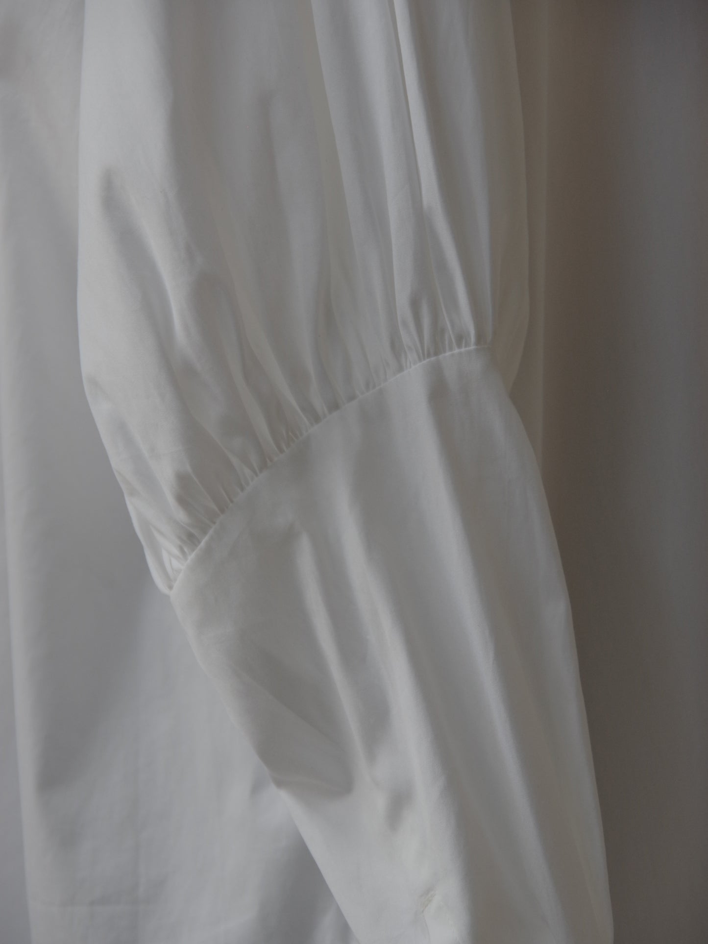 PUFF&SHIRT SLEEVE BLOUSE | SI-HIRAI