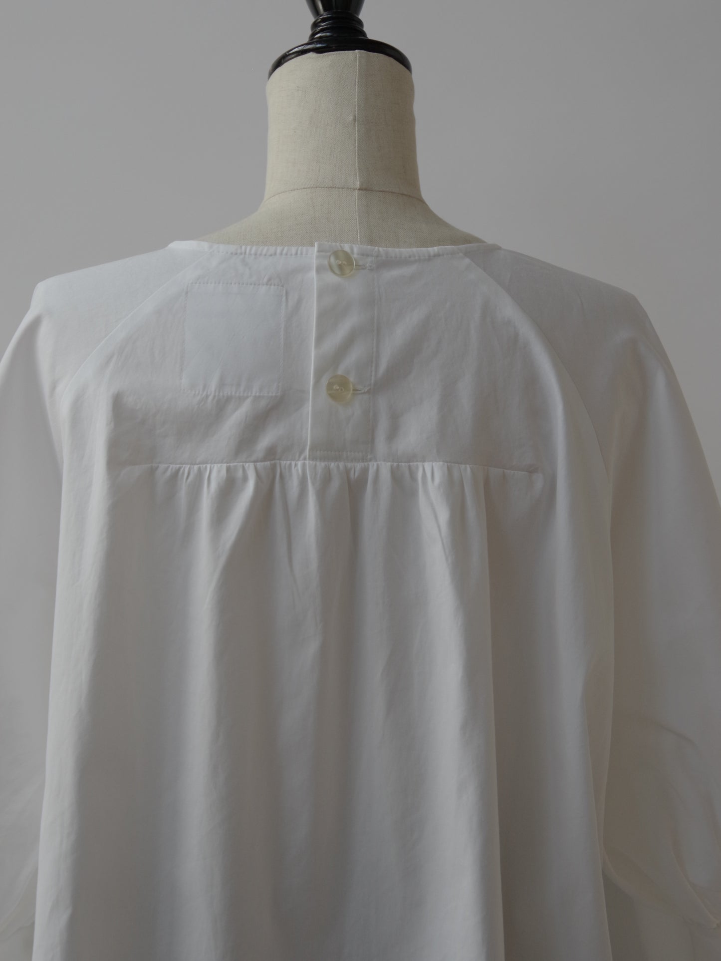 PUFF&SHIRT SLEEVE BLOUSE | SI-HIRAI