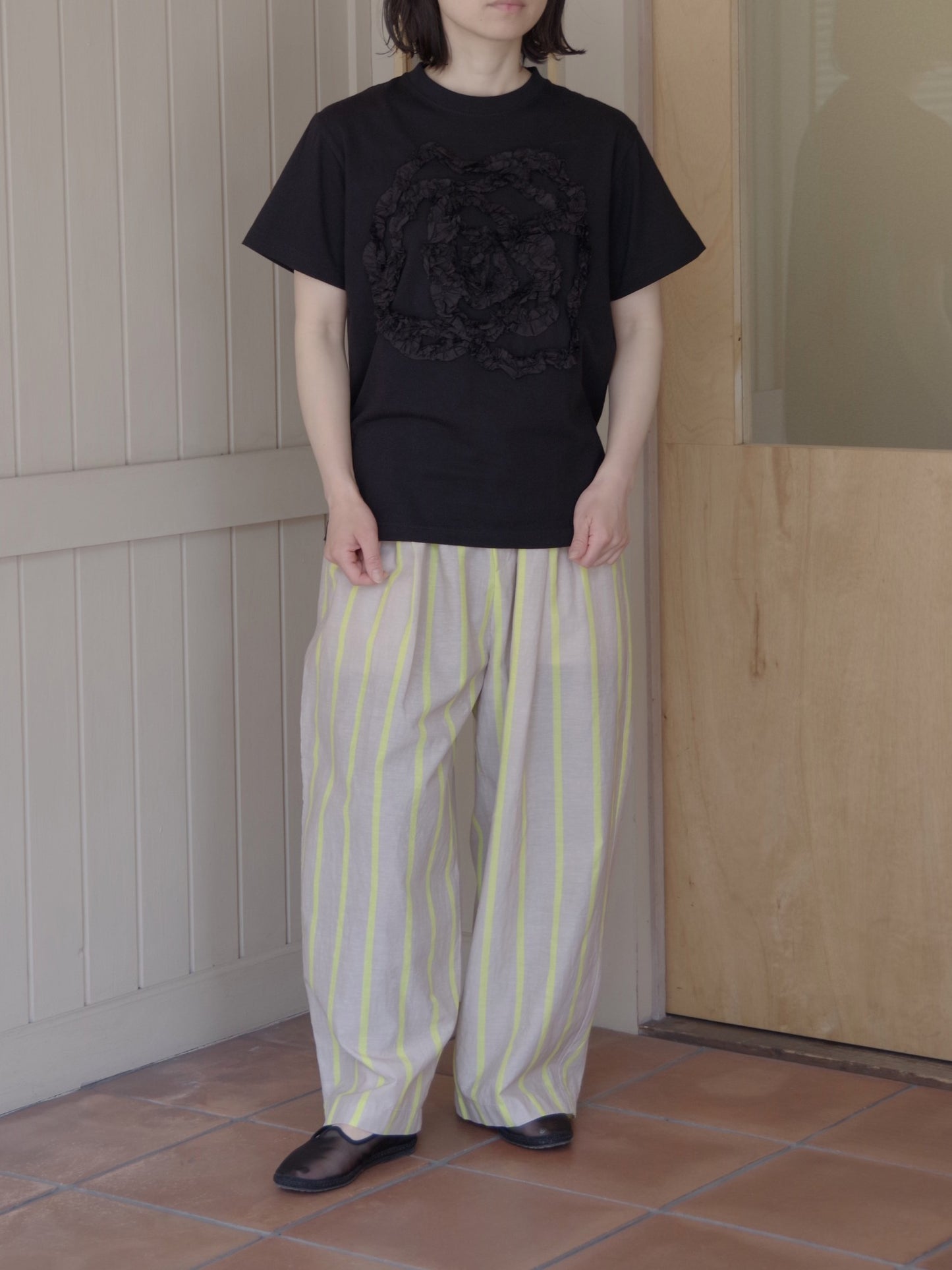 キュプラリサイクルコットンウェザー ストライププリント8分丈パンツ | OUVERT