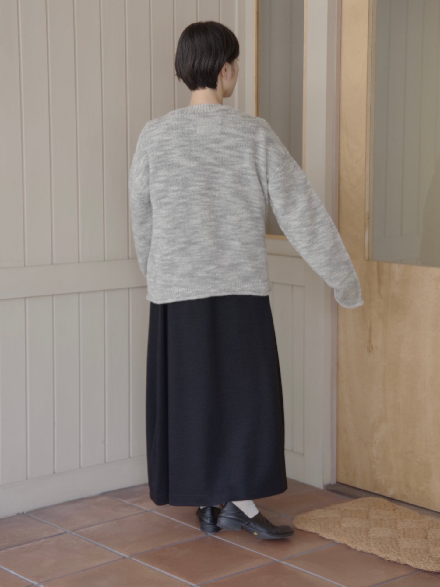 ランダムスラブウール 5Gホールガーメントシンプルポケットプルオーバー | Hands of creation