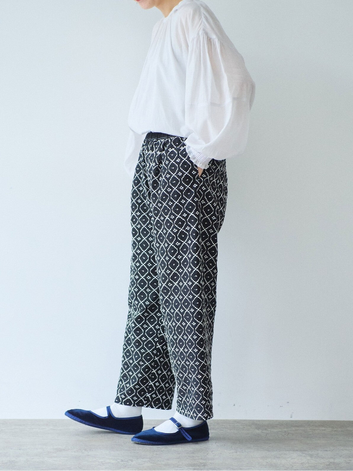 単色刺繍 wide pettit パンツ | yuni