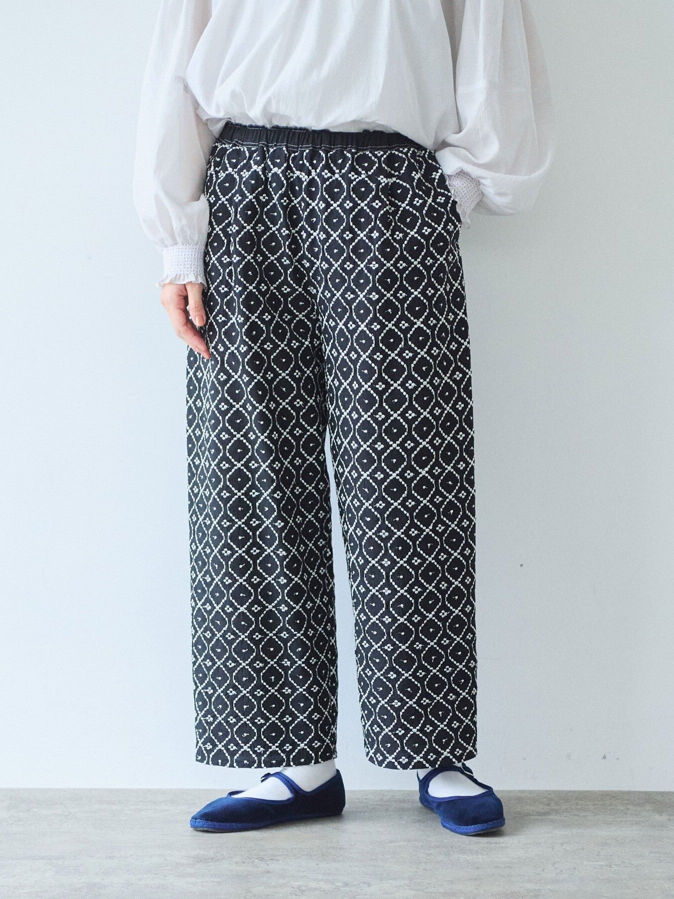 単色刺繍 wide pettit パンツ | yuni