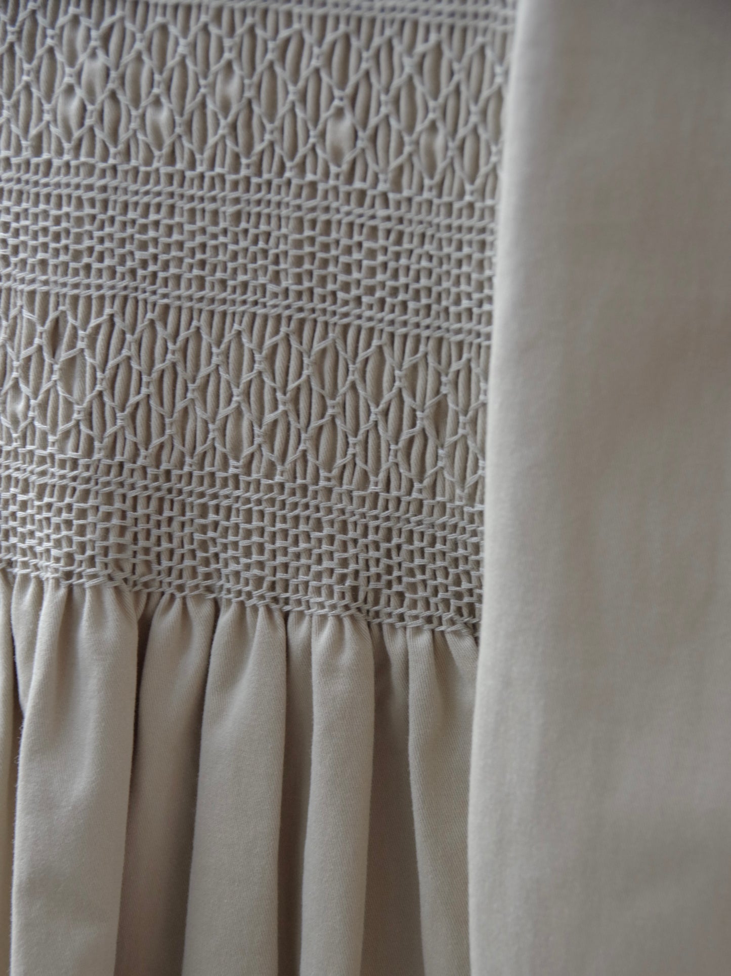 hand smocking アトリエコート | Heriter