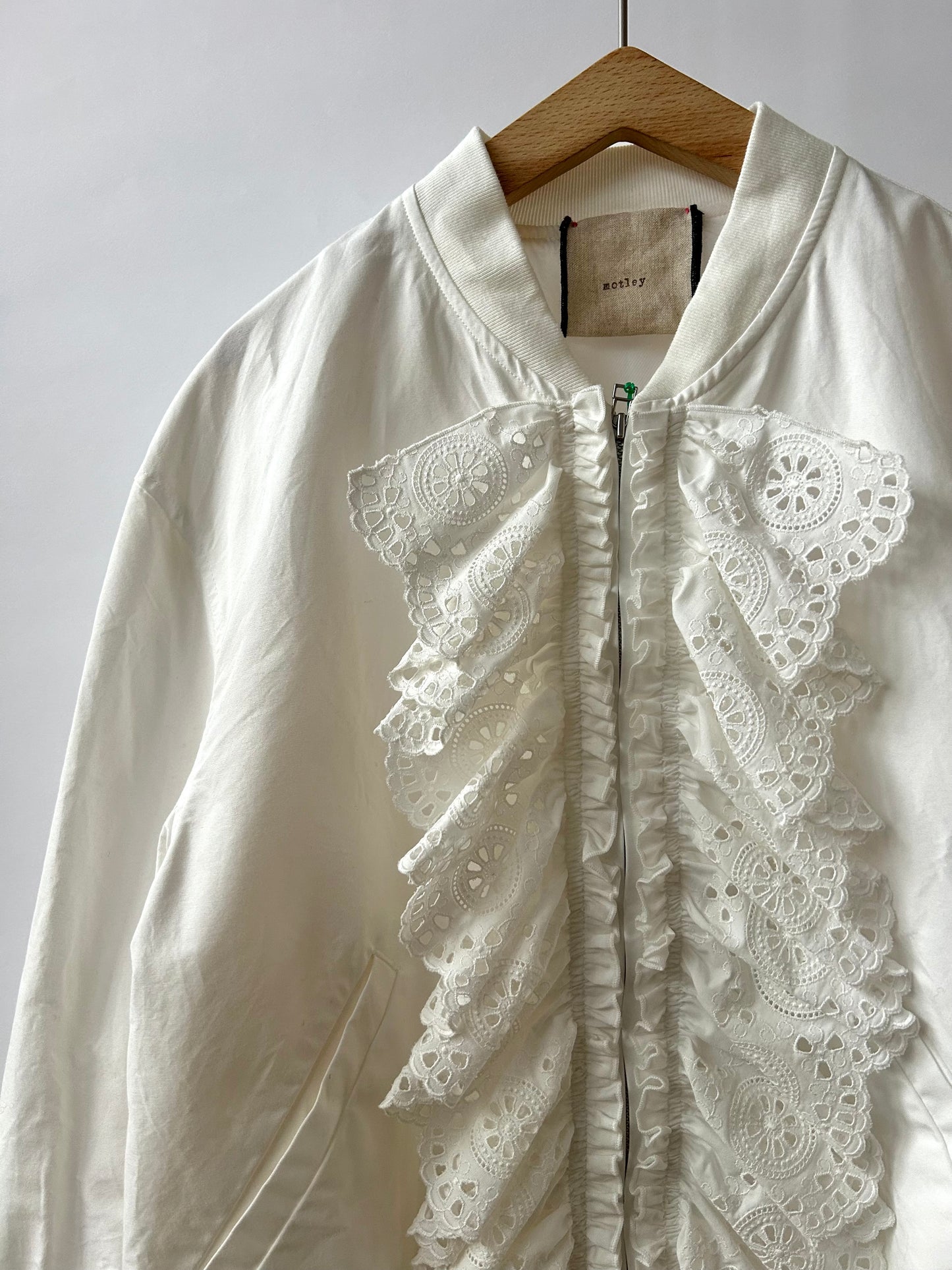 レースフリルブルゾン MO-25-BZ-012 | motley