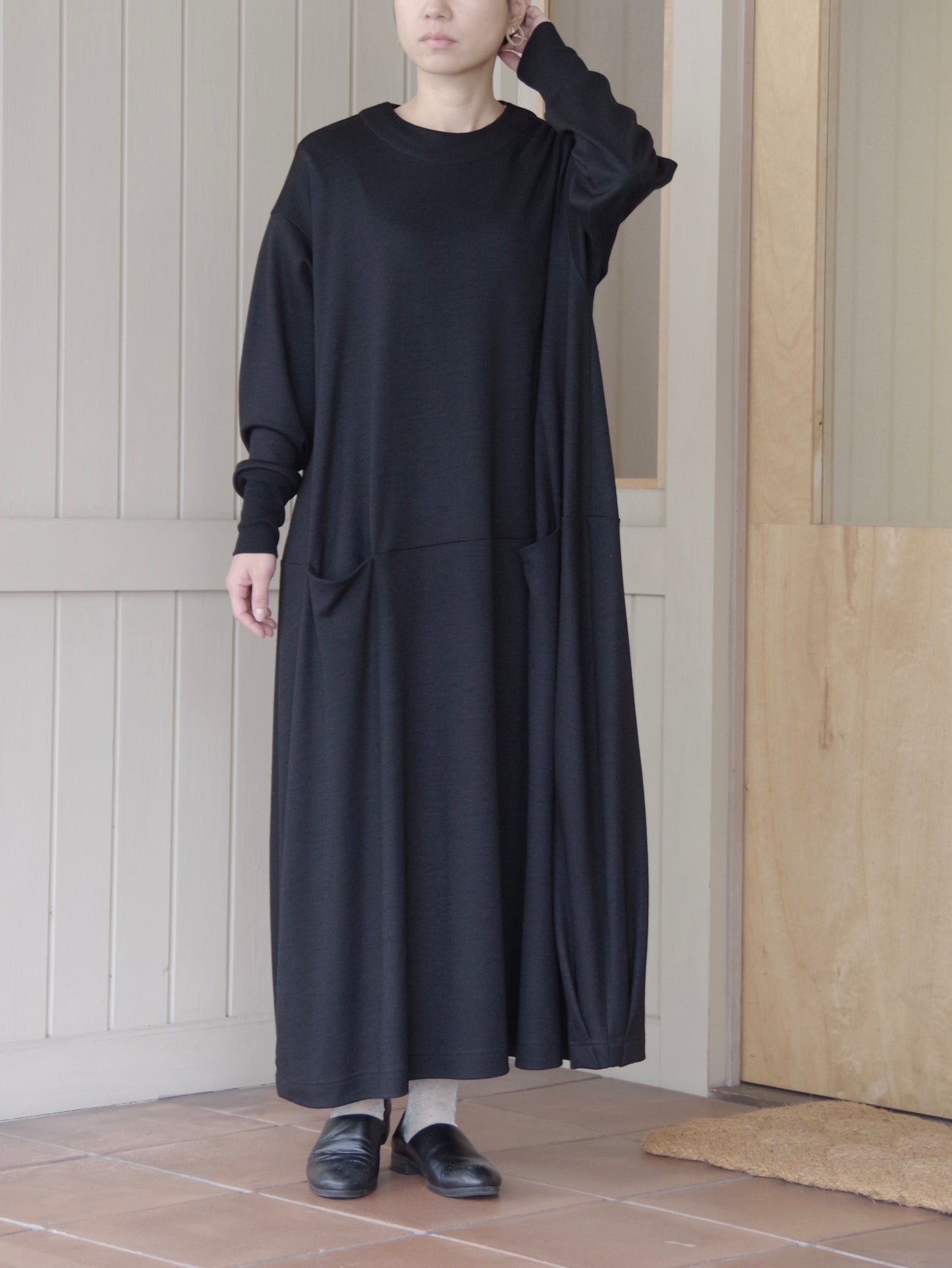 スムースウールコクーンワンピース | atelier naruse