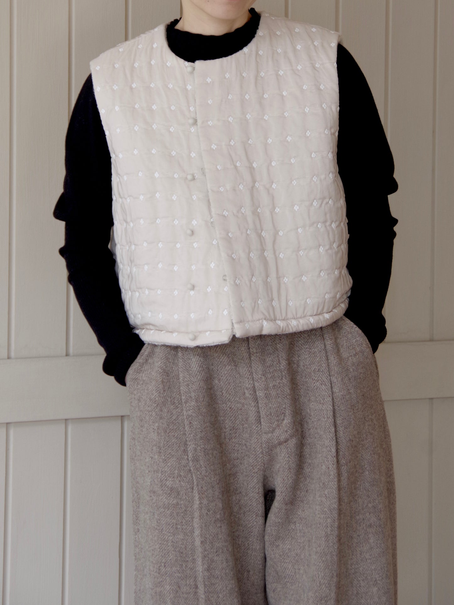 flower dot quilt jacquard ショートリバーシブルベスト | qiri