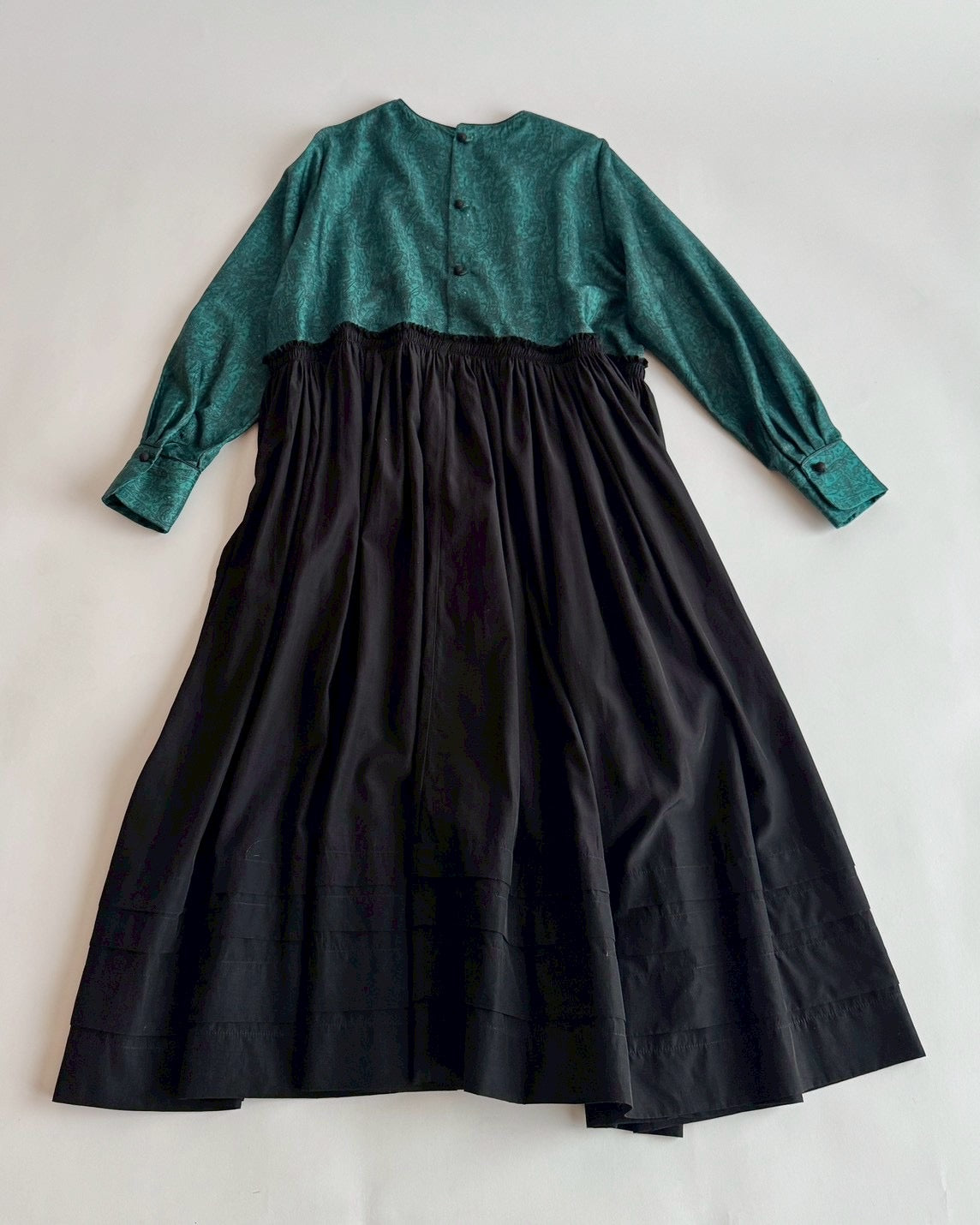 フリルカラーギャザー切り替えワンピース MO-25-OP-074 | motley