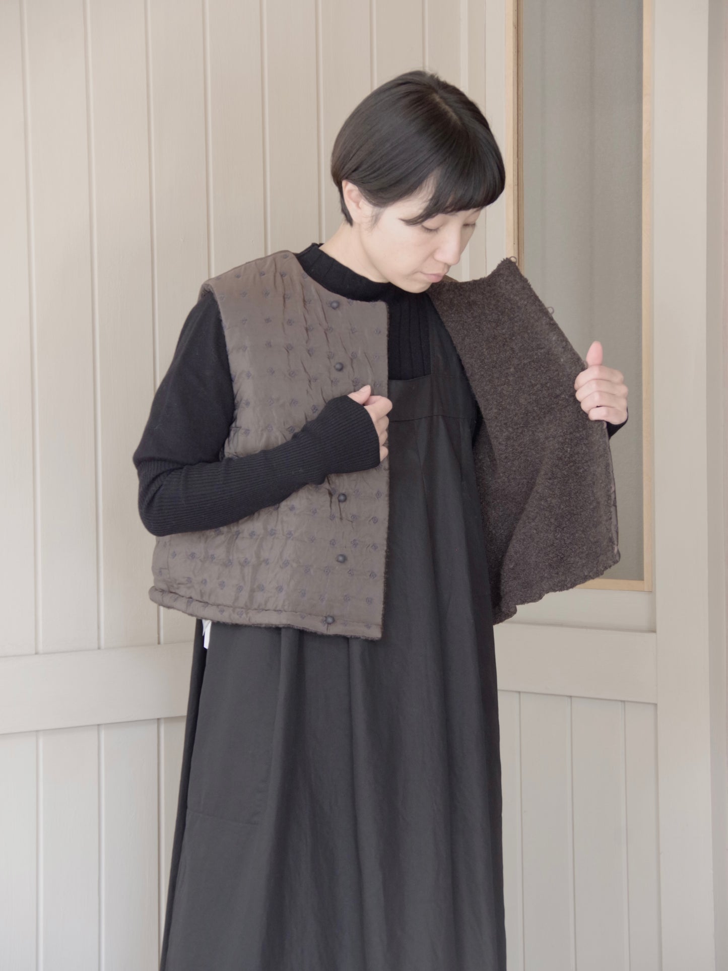 flower dot quilt jacquard ショートリバーシブルベスト | qiri