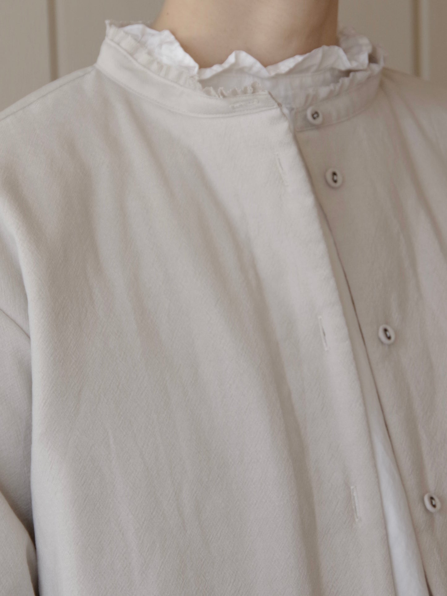 TINY FRILL COLLAR FILLING SHIRT JACKET | Gauze