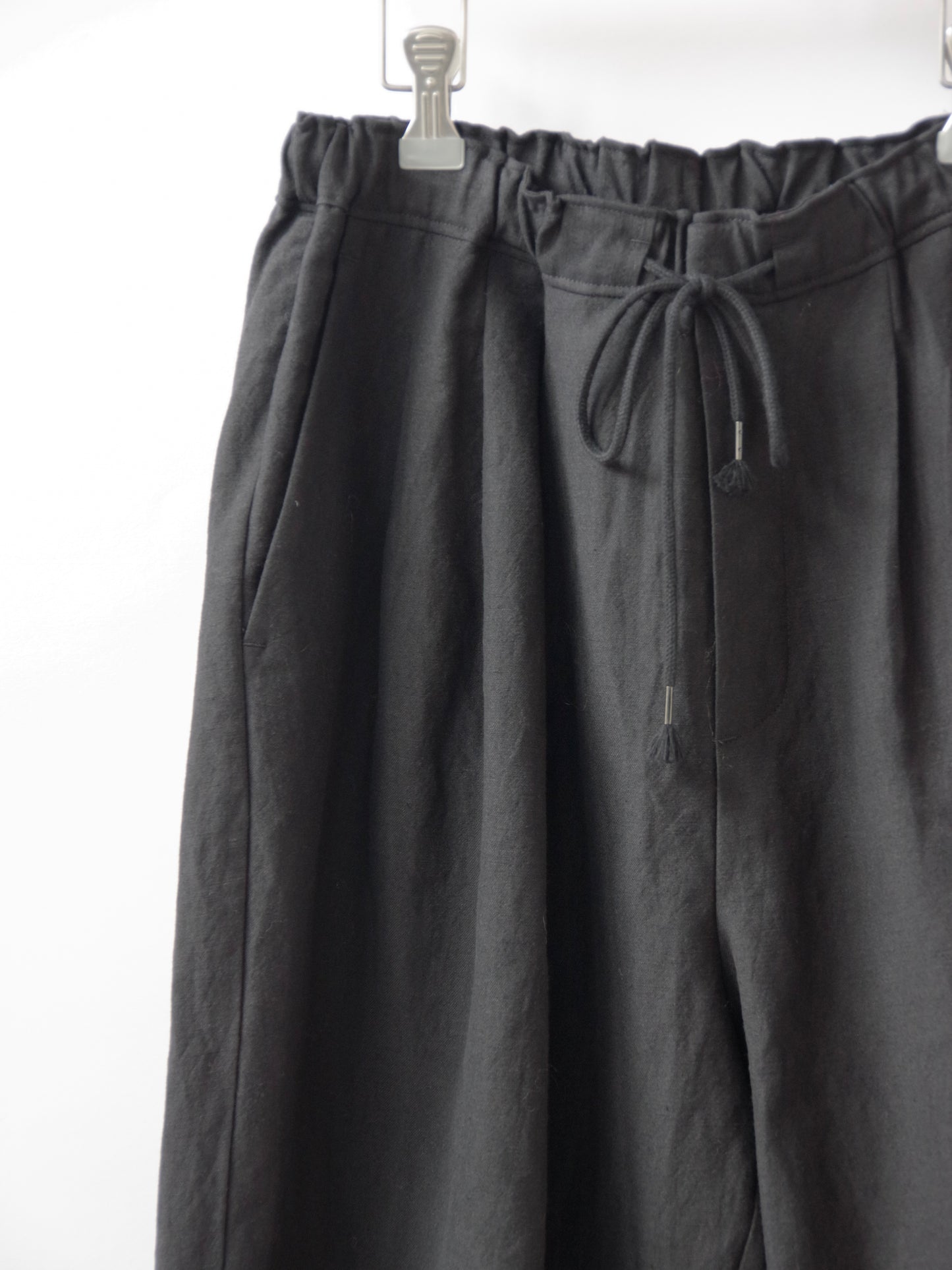 ウールリネンギャバワッシャー イージーテーパードパンツ | OUVERT