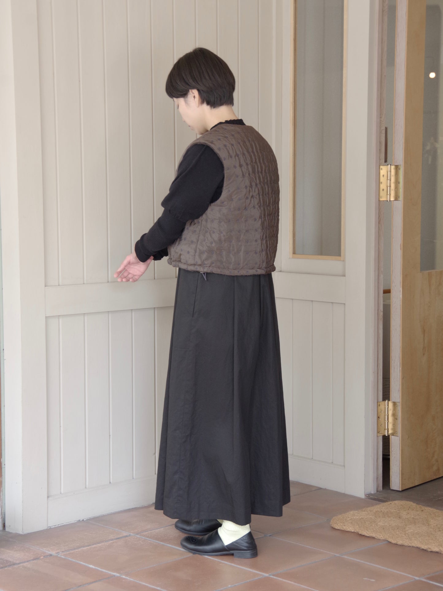 flower dot quilt jacquard ショートリバーシブルベスト | qiri