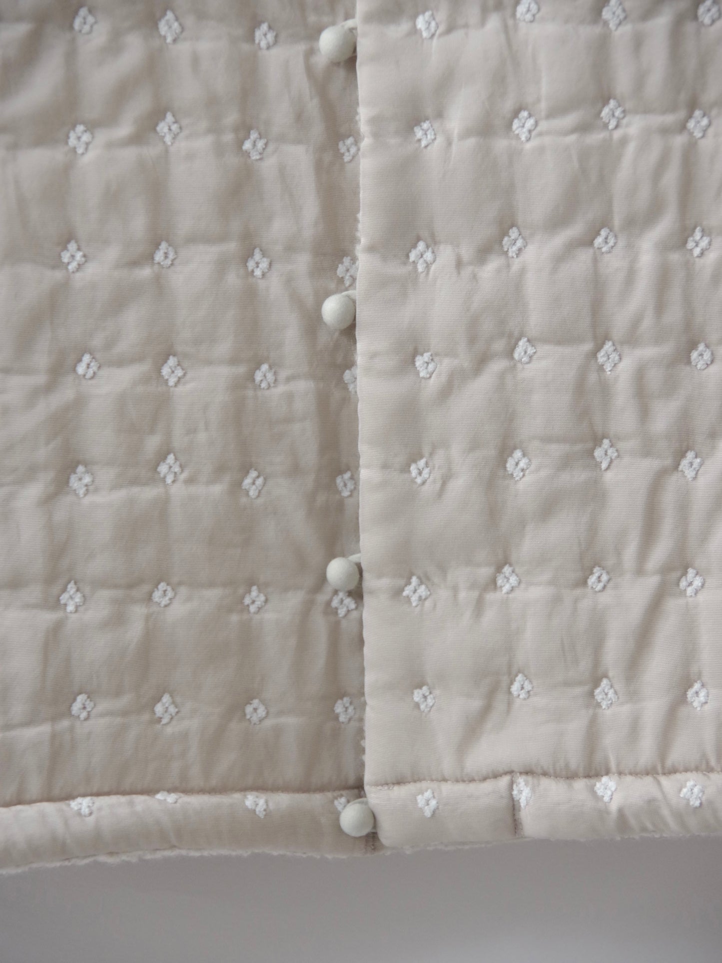 flower dot quilt jacquard ショートリバーシブルベスト | qiri