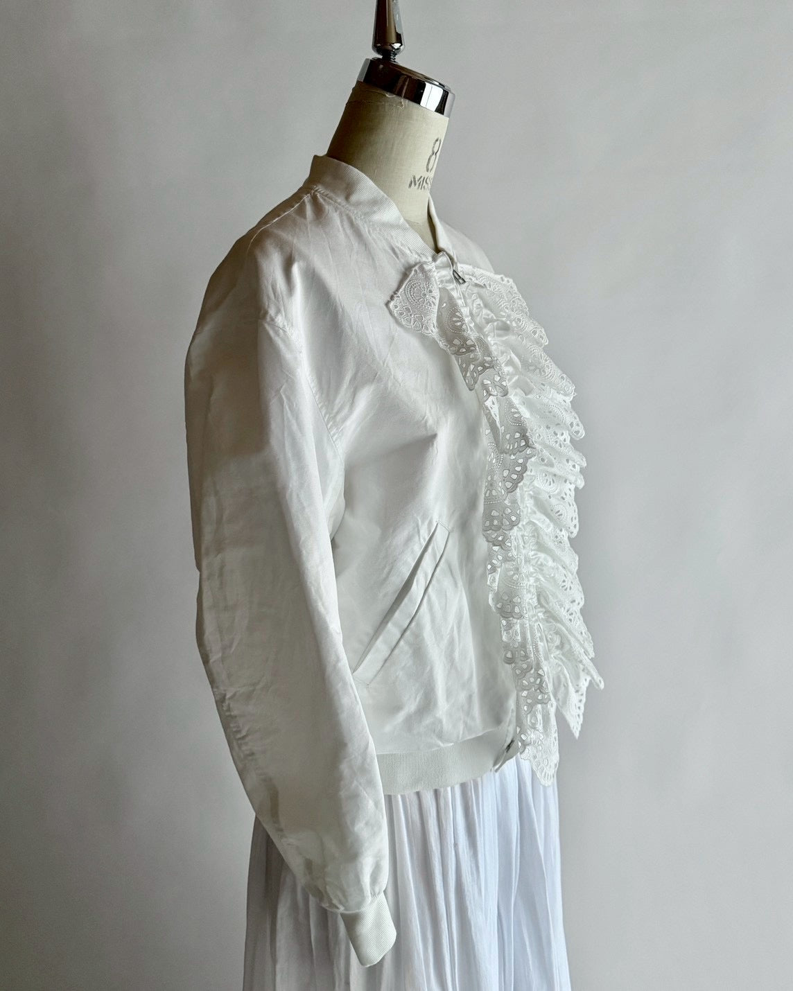 レースフリルブルゾン MO-25-BZ-012 | motley