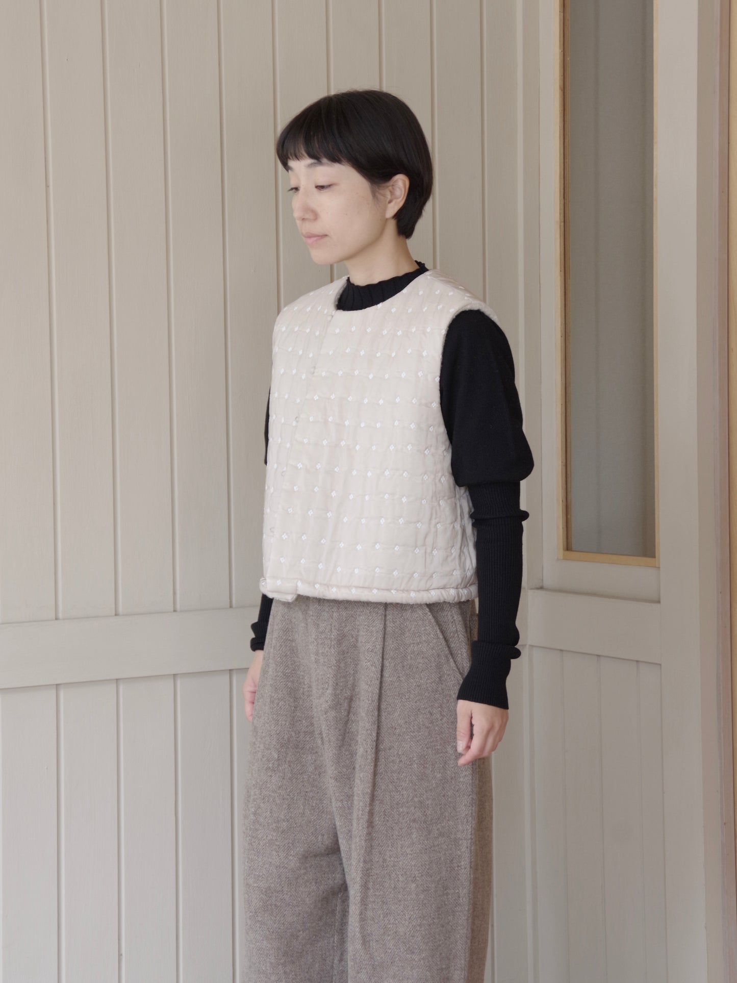 flower dot quilt jacquard ショートリバーシブルベスト | qiri