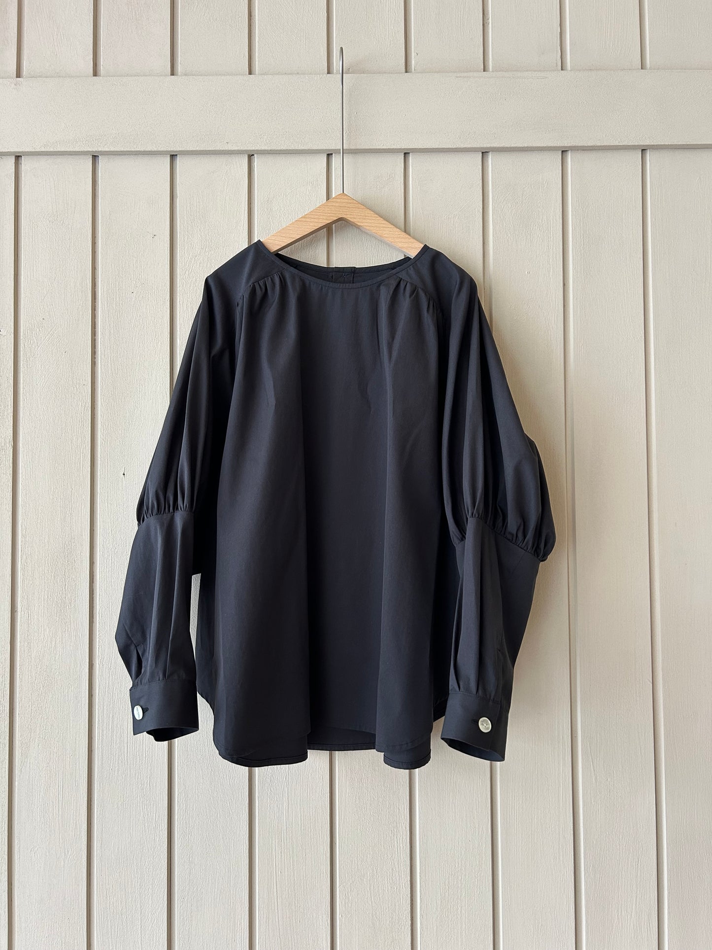 PUFF&SHIRT SLEEVE BLOUSE | SI-HIRAI
