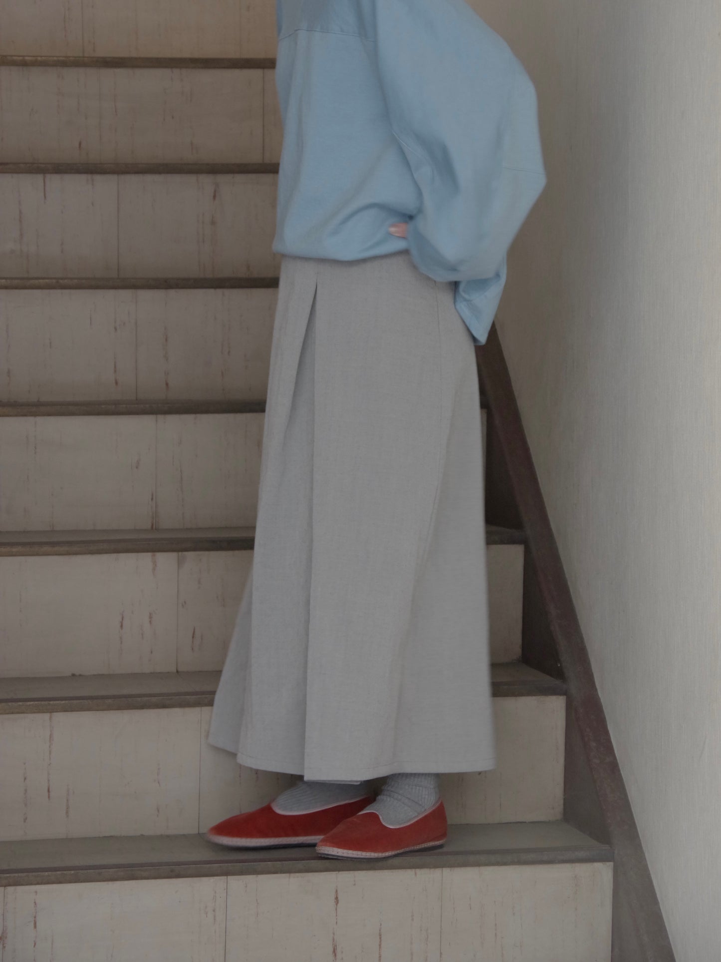 強撚ウールギャバ ボックスタック スカート | iki