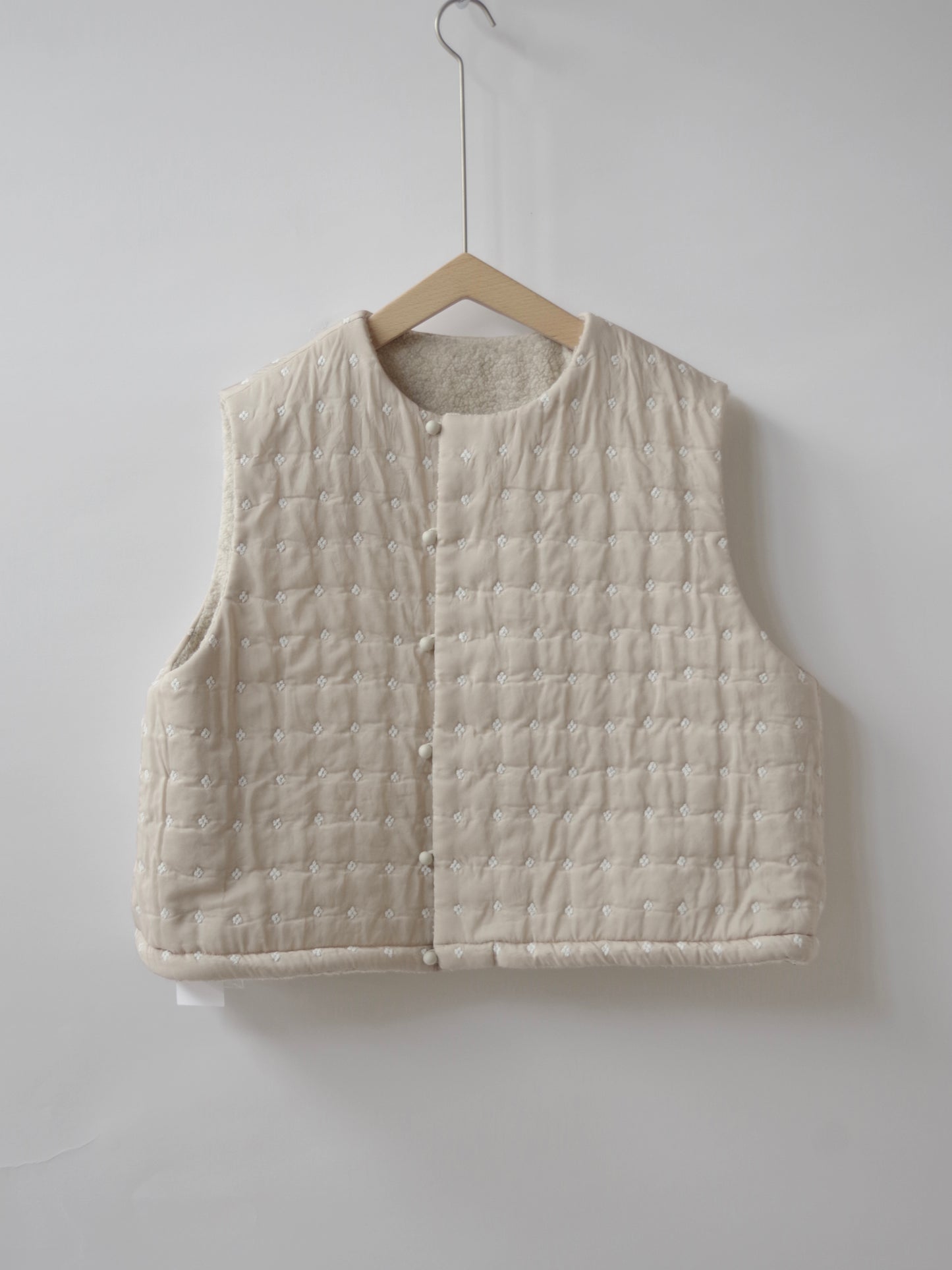 flower dot quilt jacquard ショートリバーシブルベスト | qiri