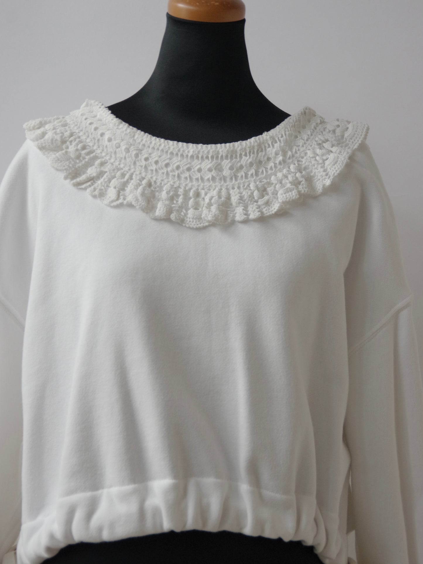 アンティークレース×裏毛 ショートプルオーバー MO-24-CT001 | motley