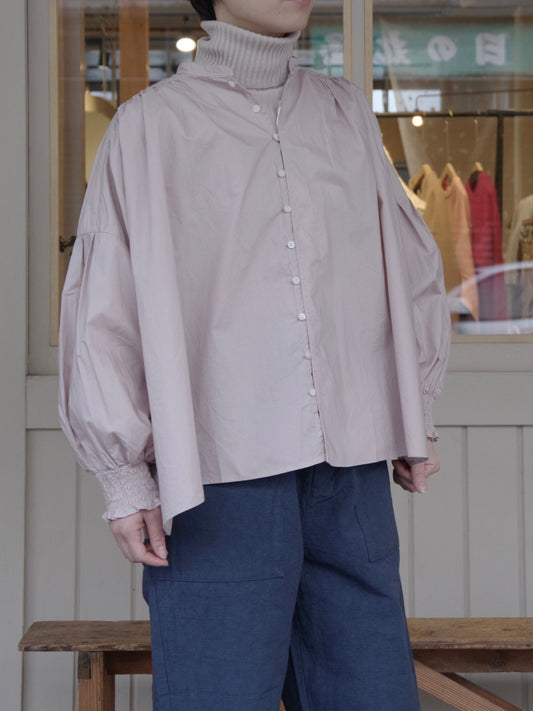 ナチュラルタイプライター シャーリングブラウス | UNIVERSAL TISSU