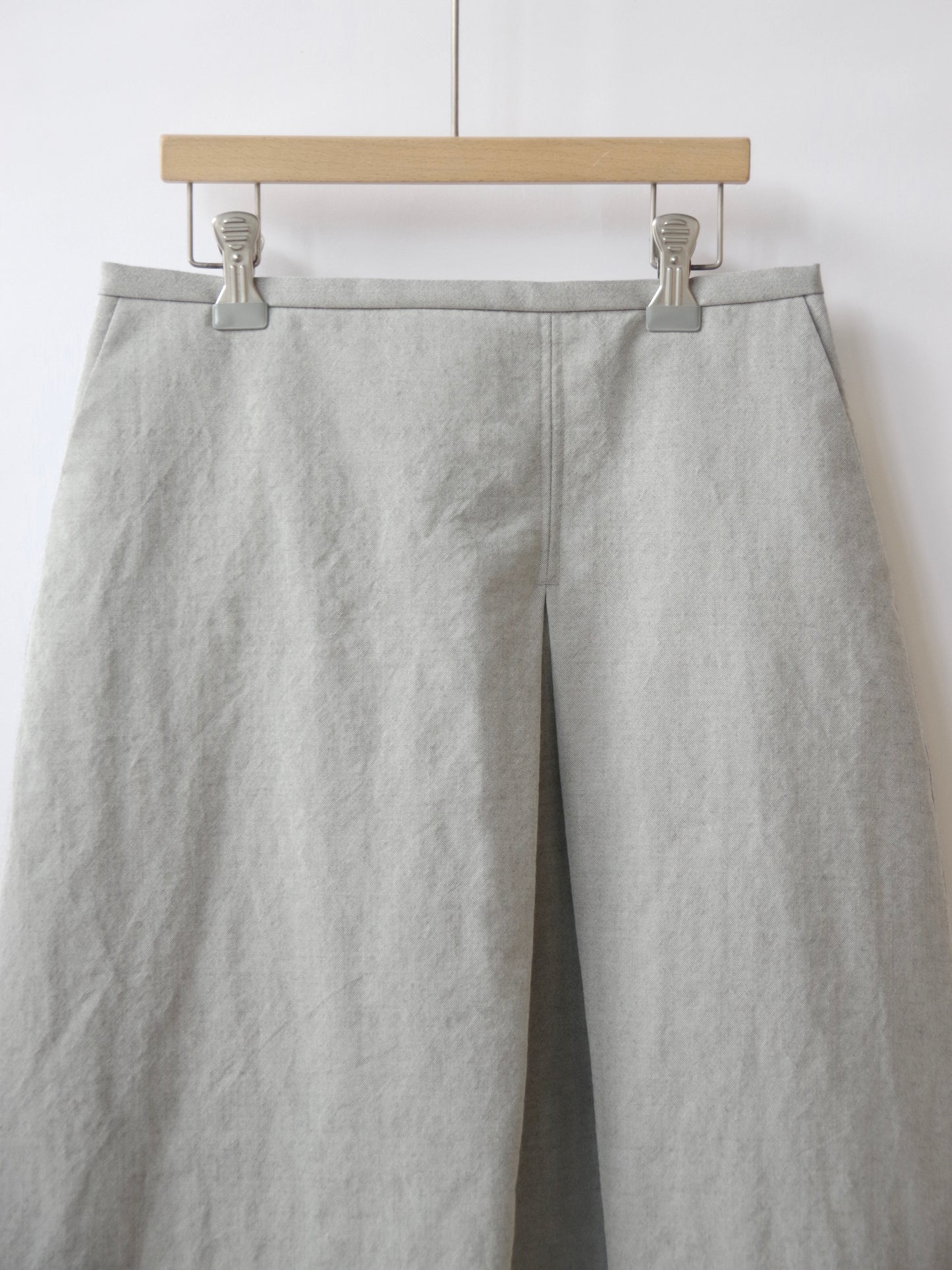 強撚ウールギャバ ボックスタック スカート | iki