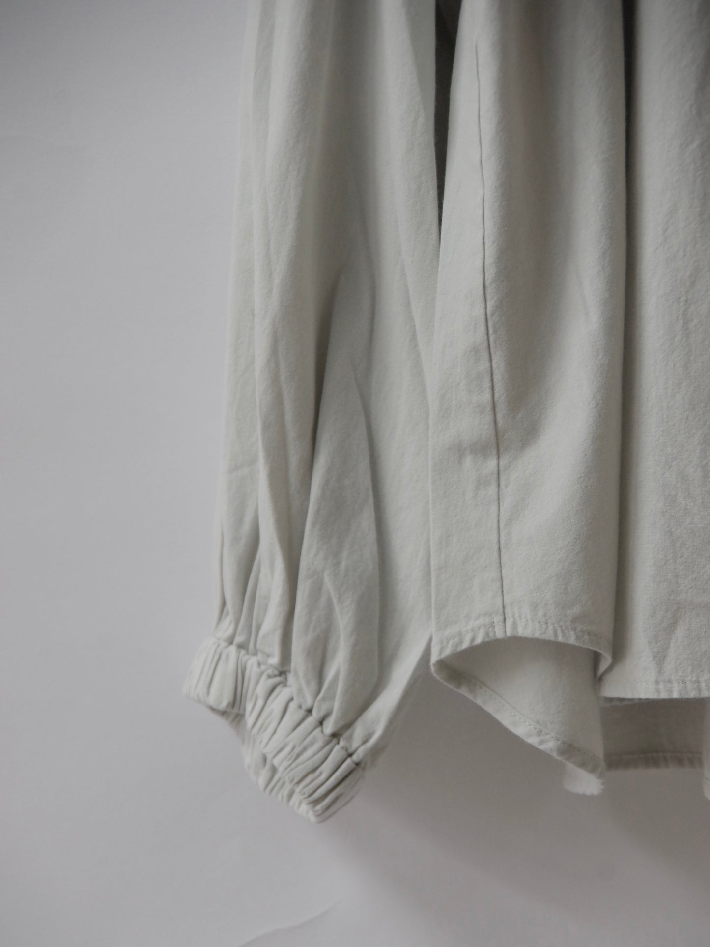 高密度ヴィンテージブロードフリル比翼ブラウス | Hands of creation