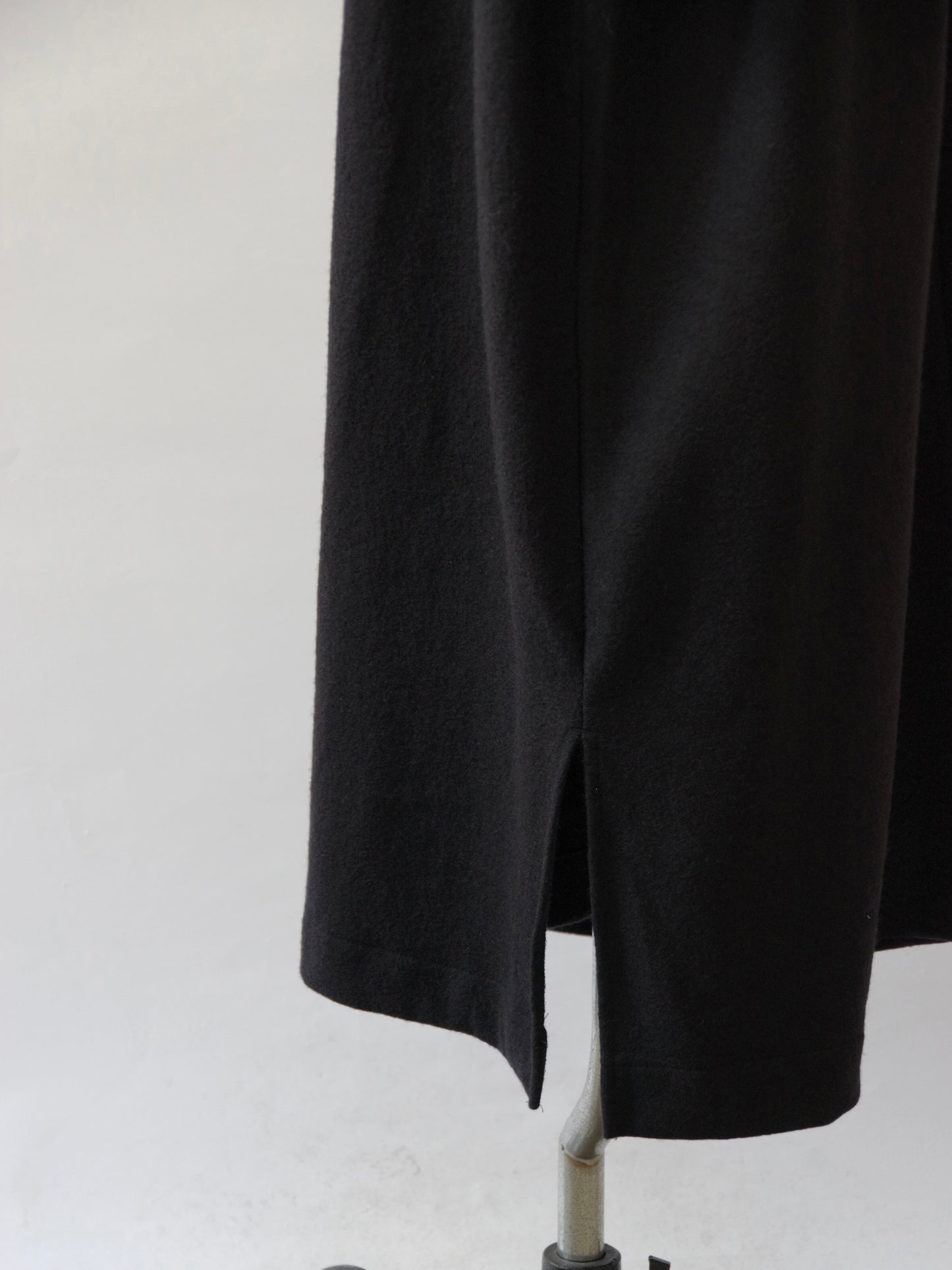 ウール圧縮 バンドカラーワンピースコート | UNIVERSAL TISSU