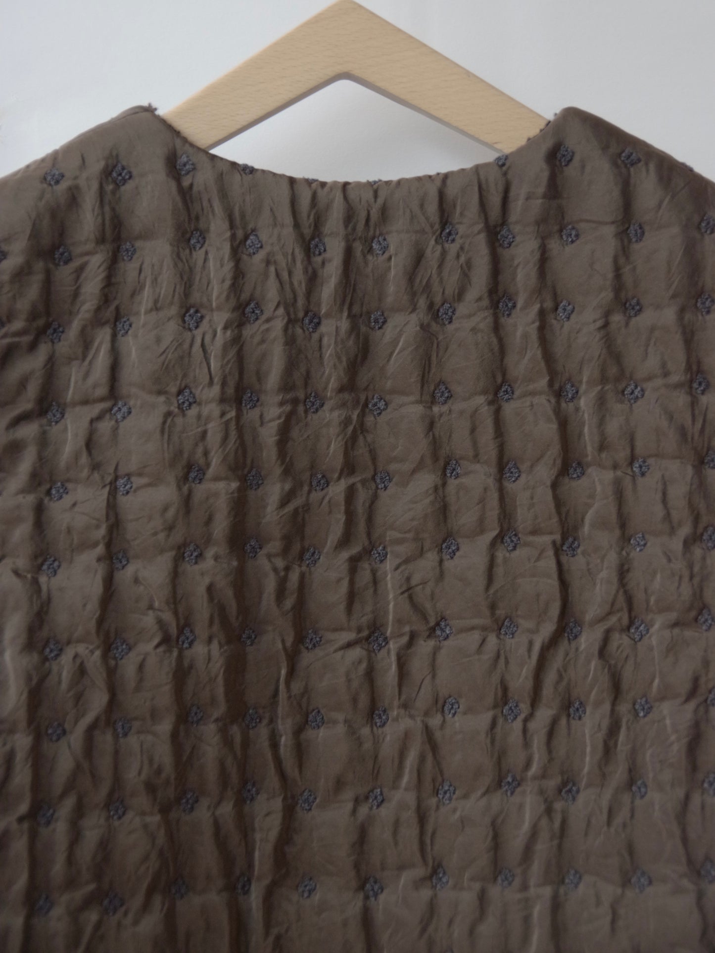 flower dot quilt jacquard ショートリバーシブルベスト | qiri