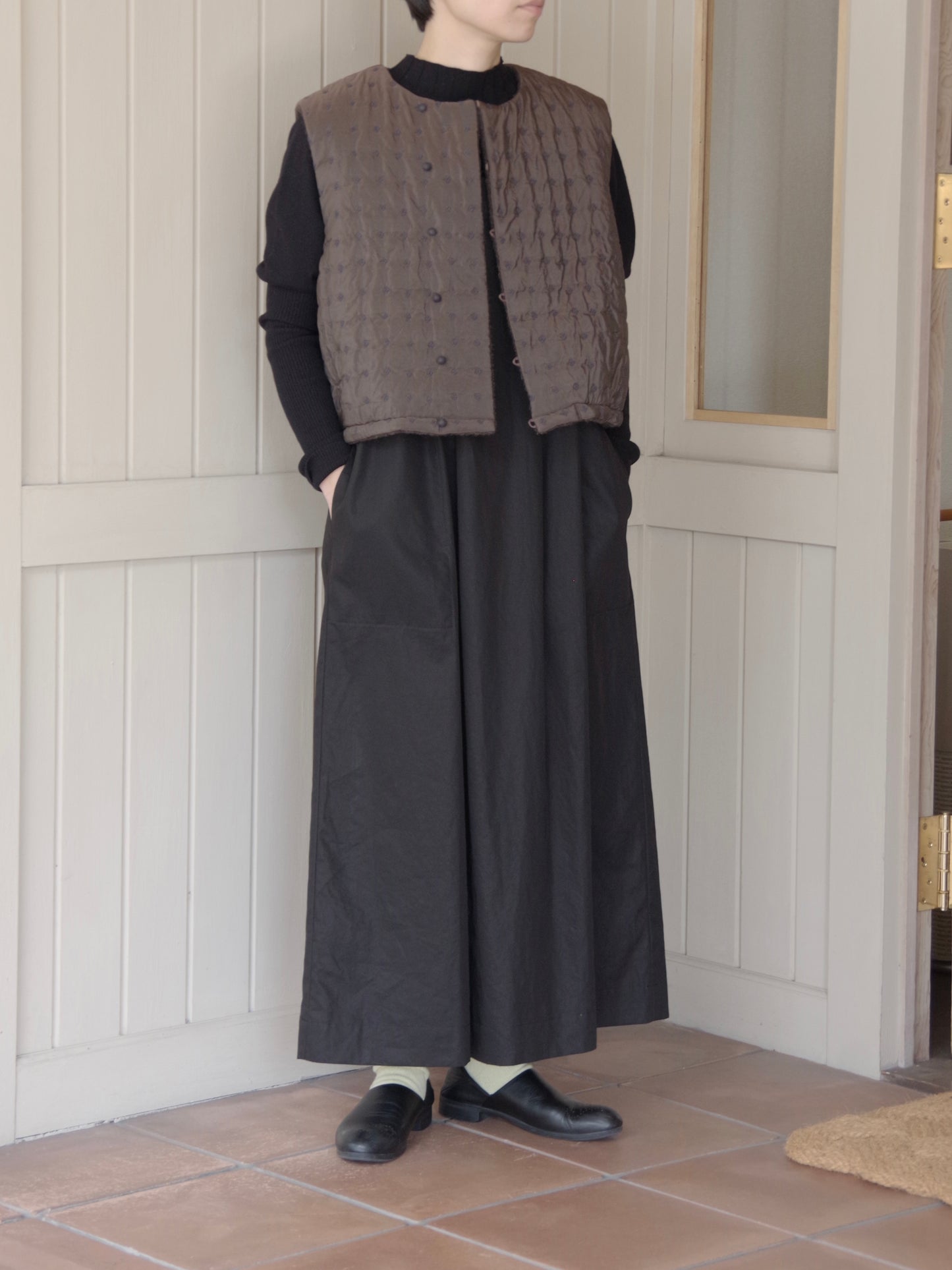 flower dot quilt jacquard ショートリバーシブルベスト | qiri