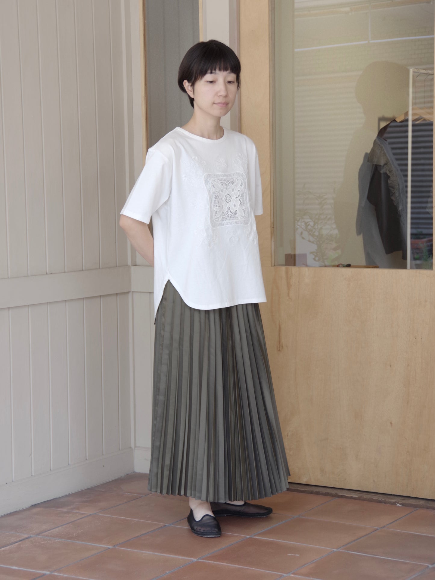 Polyester twill half way accordion pleated skir | itochi