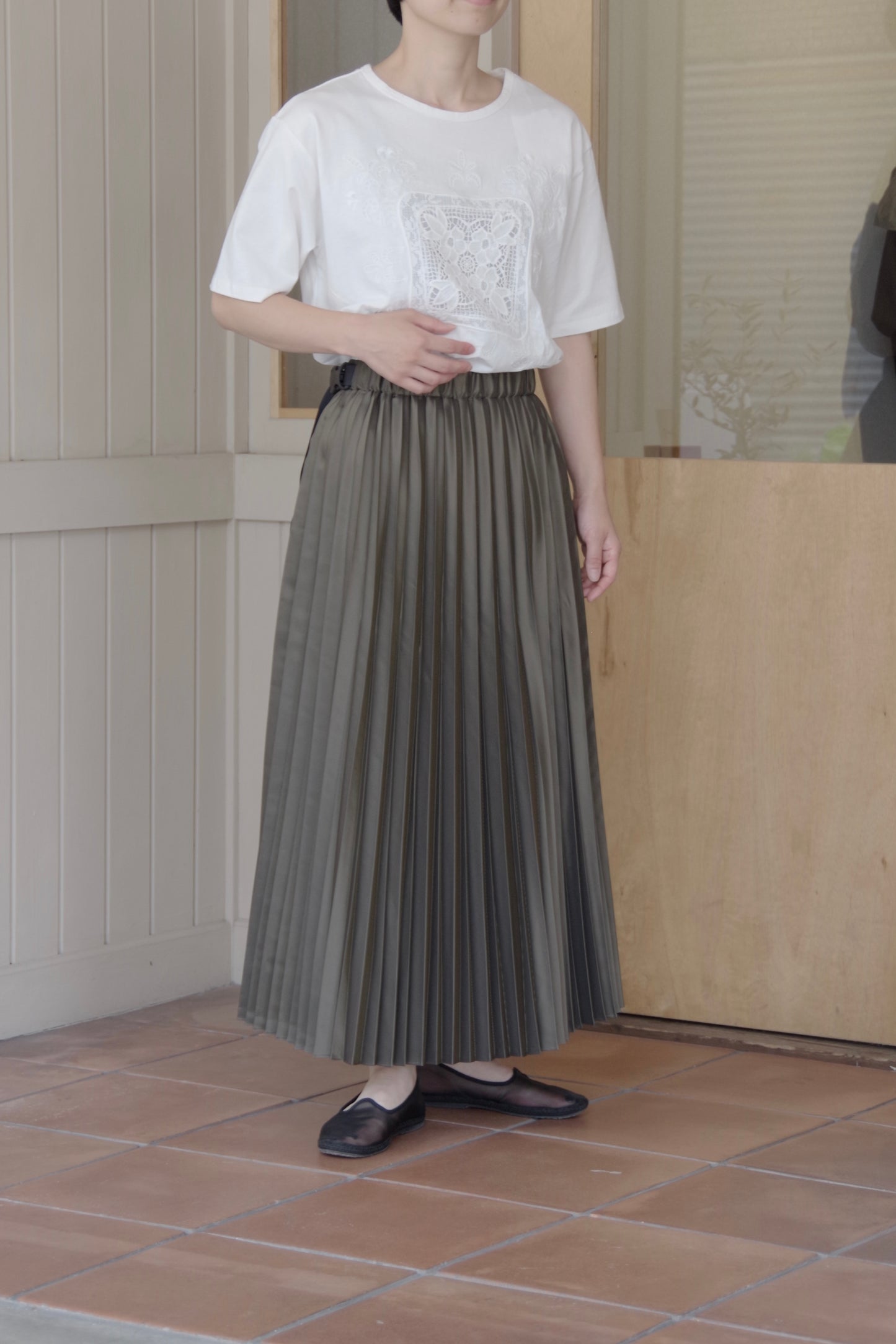 Polyester twill half way accordion pleated skir | itochi